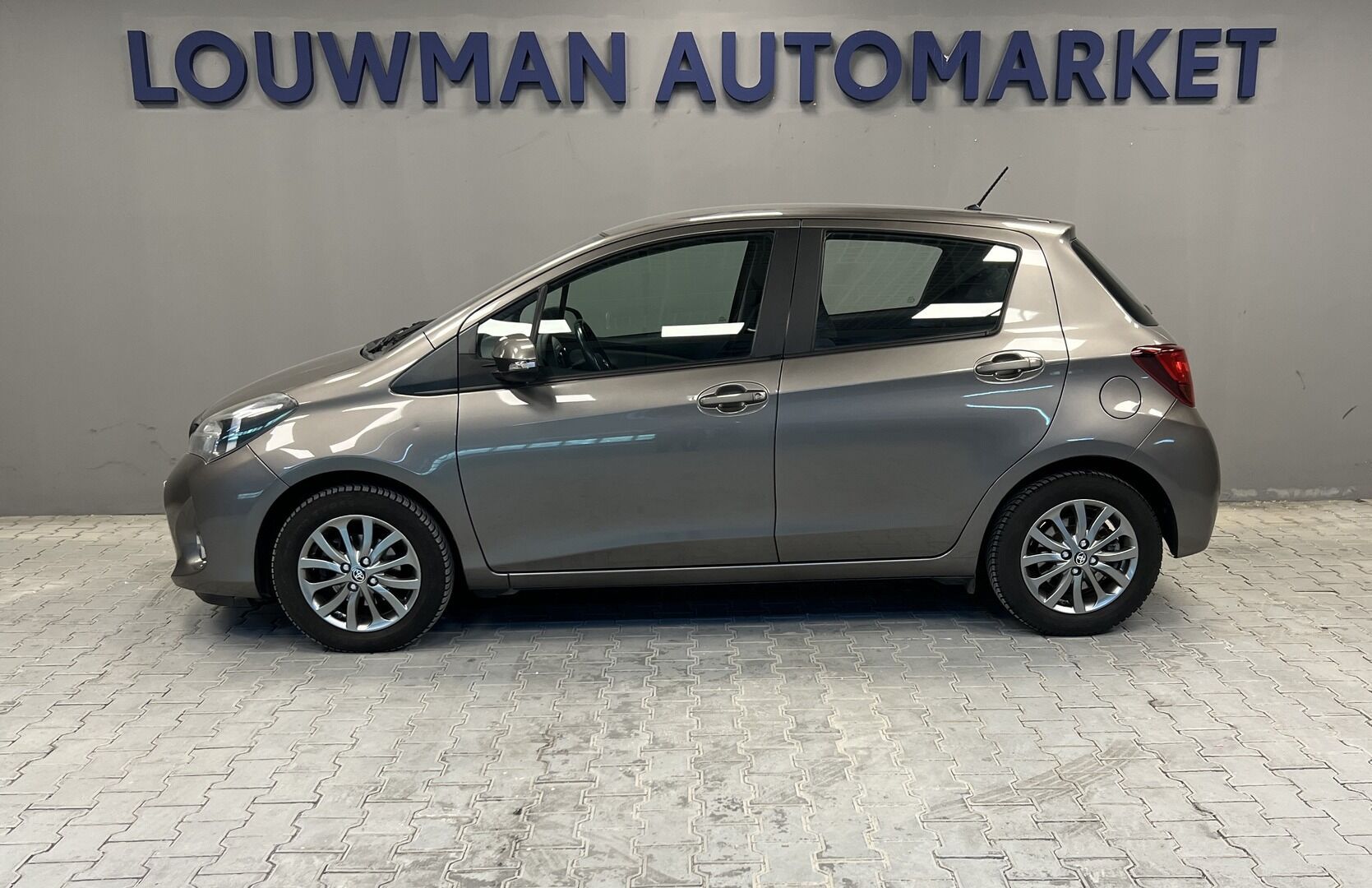 Toyota Yaris, 1,3 VVTi Active Trend - fotka 4