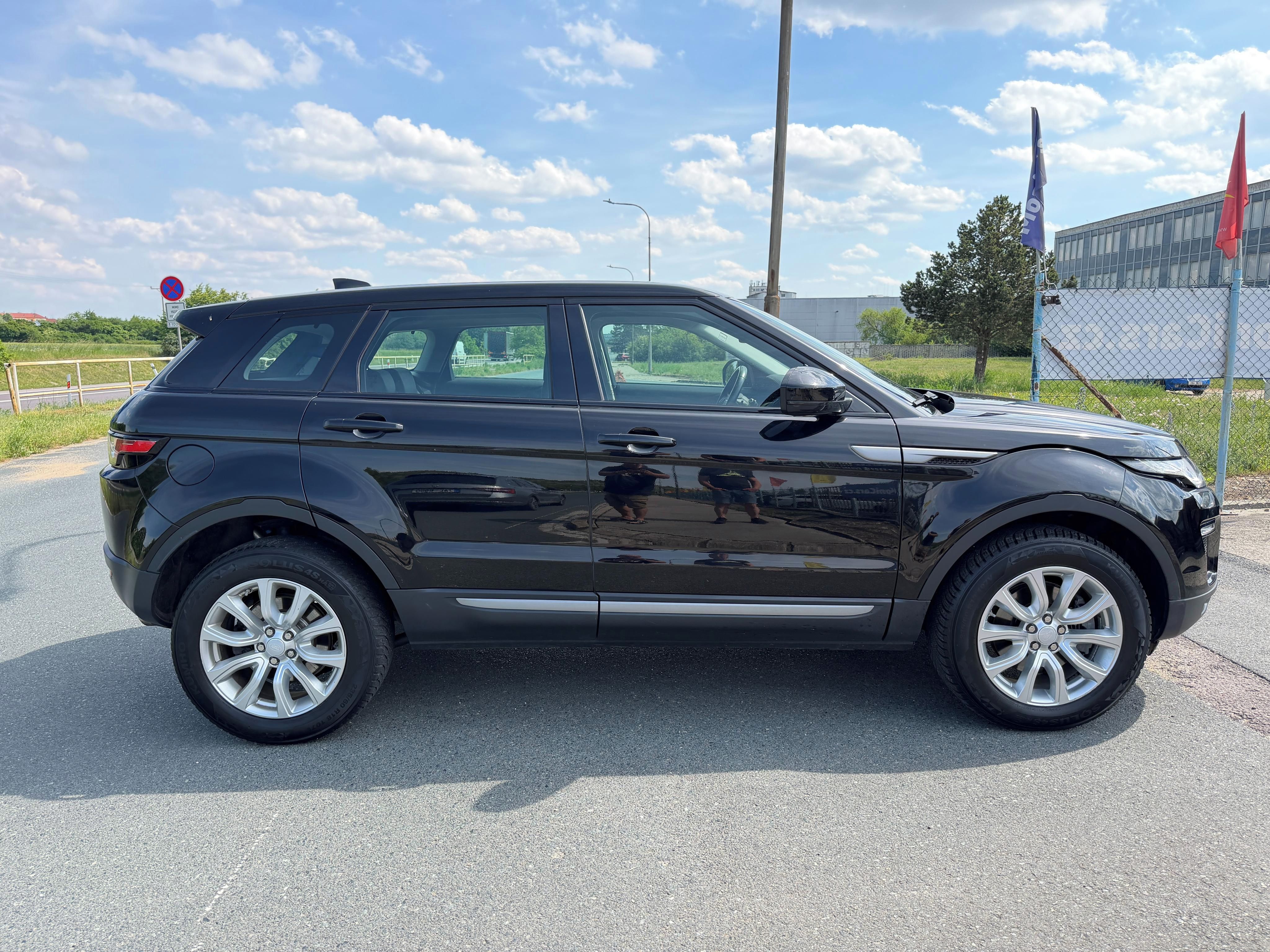 Land Rover Range Rover Evoque, 2.0 TD4 110kW 4X4 AUTOMAT - fotka 4