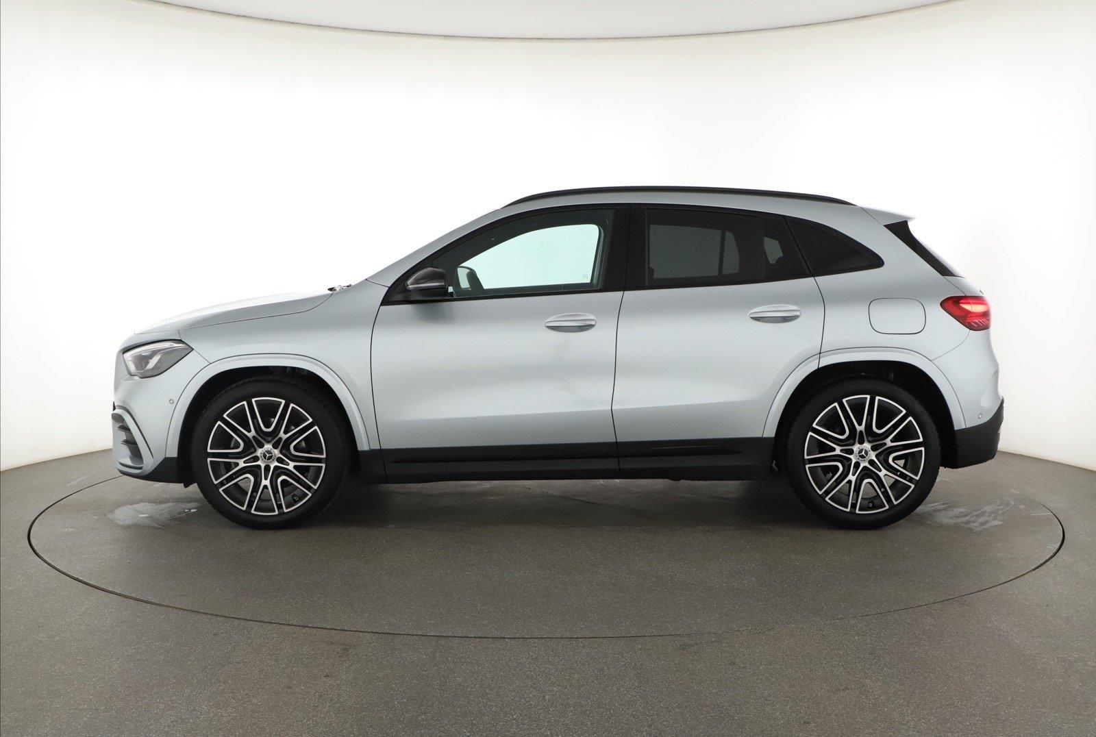 Mercedes-Benz GLA, 200 d, AMG Line - fotka 2