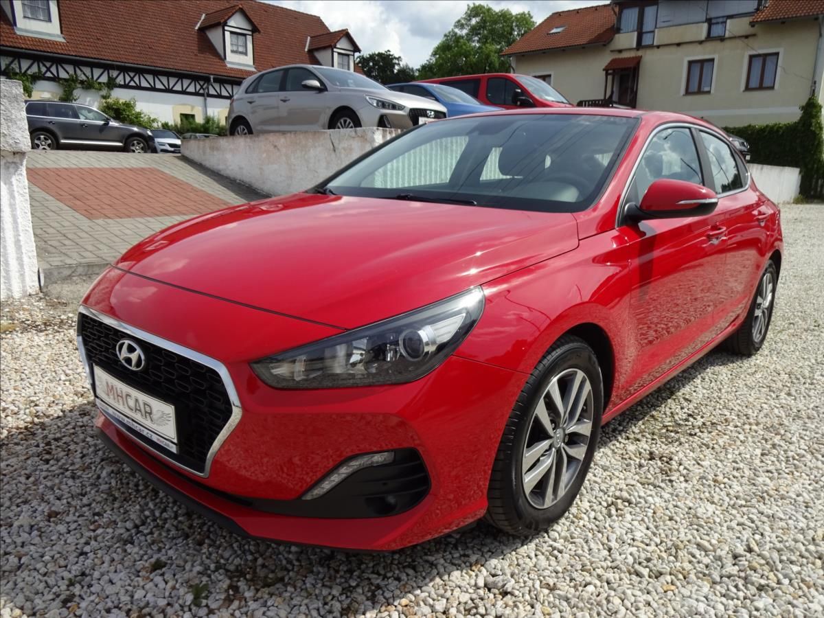 Hyundai i30, 1,4 T-GDi 103 kW Fastback - fotka 3