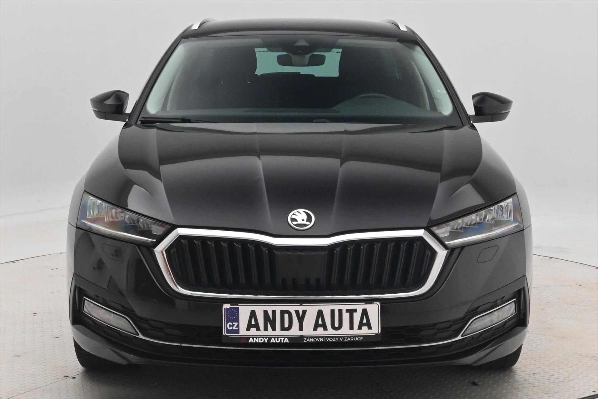 Škoda Octavia, 1,4 TSI iV 150kW DSG Style Zár - fotka 2