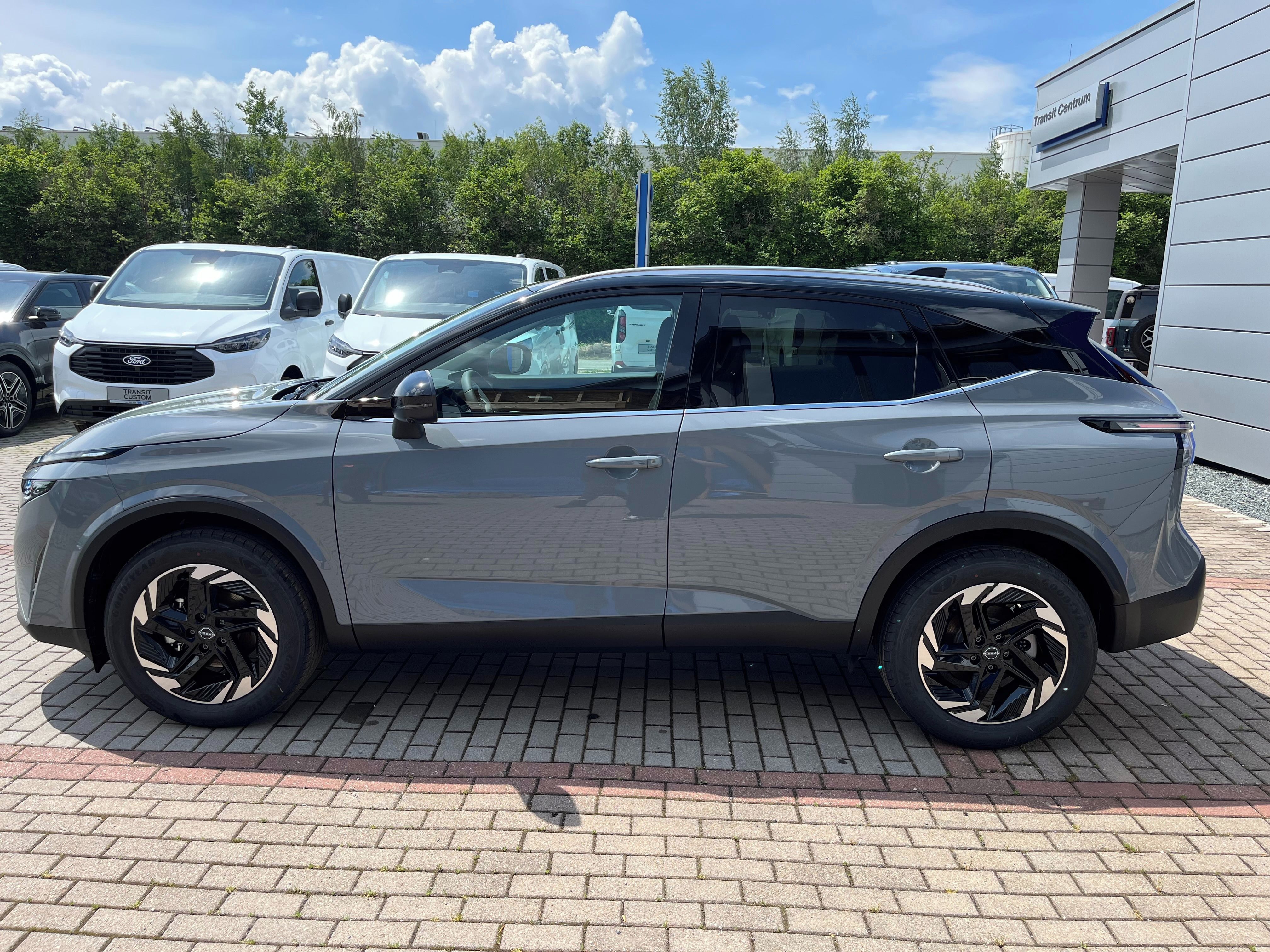 Nissan Qashqai, 1.3 DIG-T 103 kW N-Connecta - fotka 2