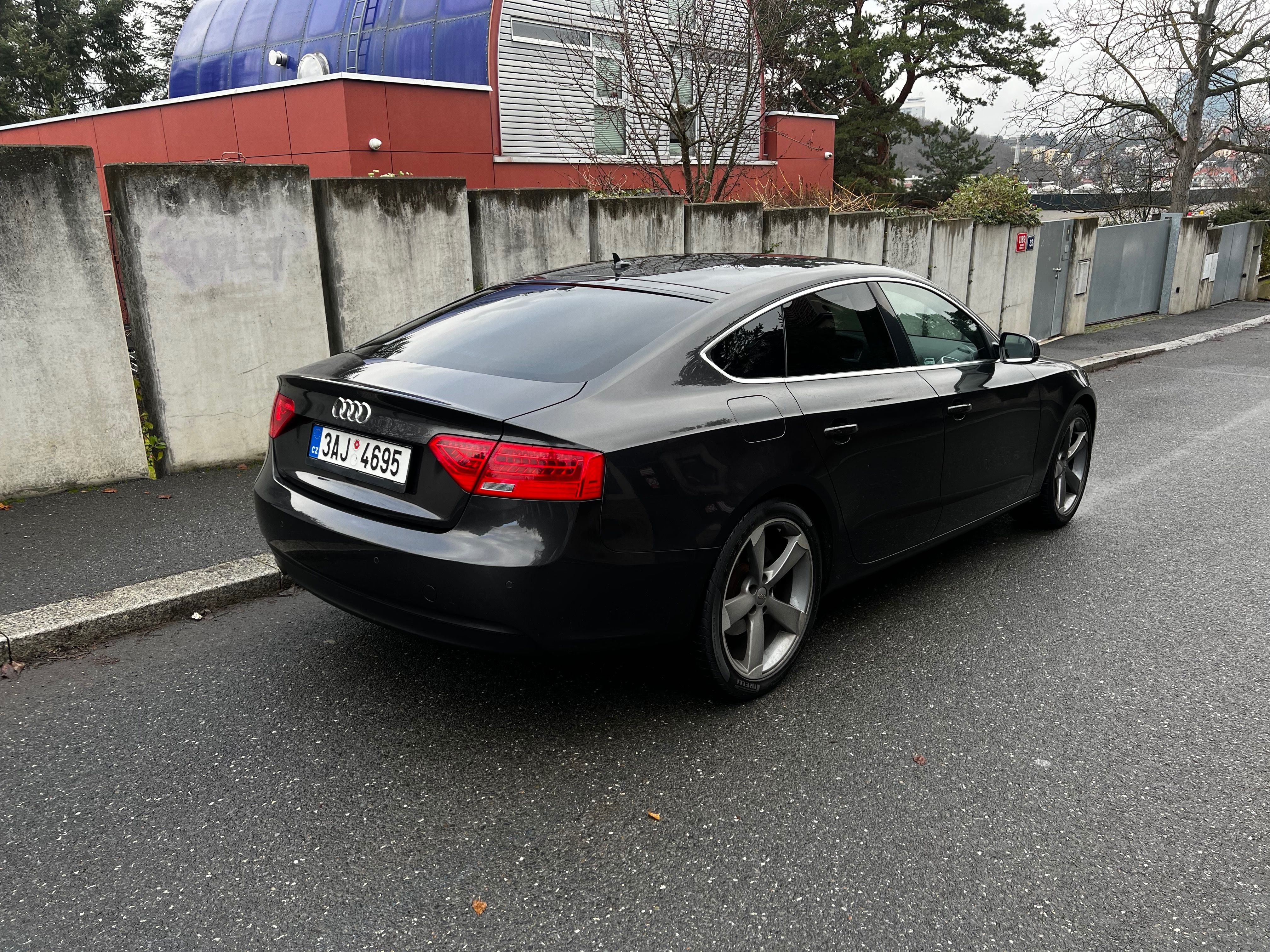 Audi A5, 2.0 TDI MANUÁL SPORTBACK - fotka 4