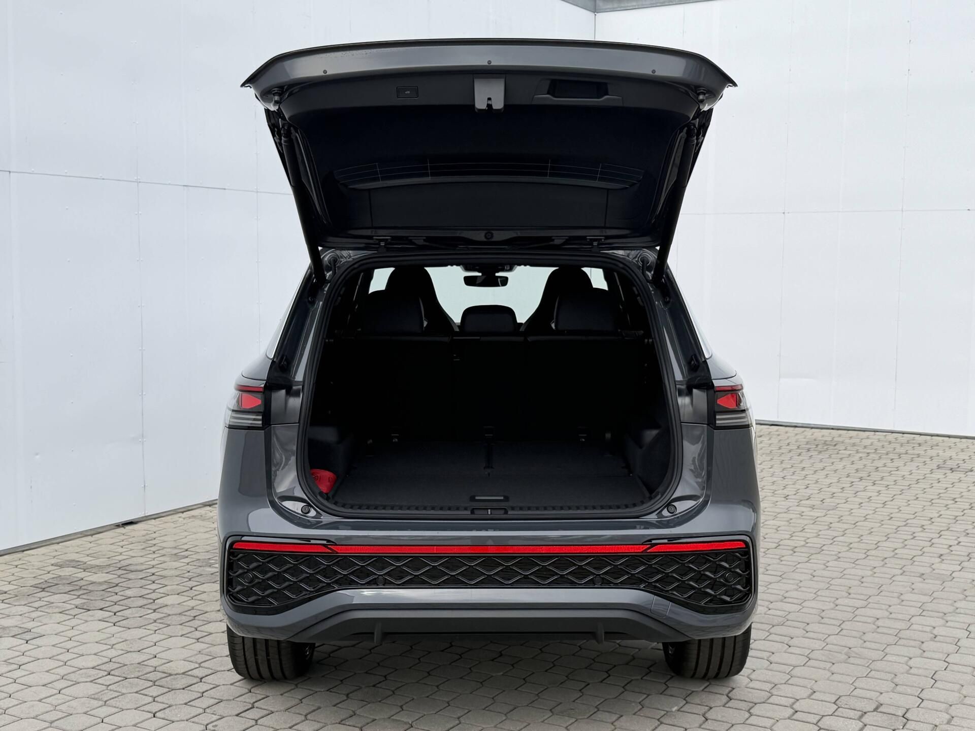 Volkswagen Tayron, R-Line People 7DSG 4 2,0TSi - fotka 4