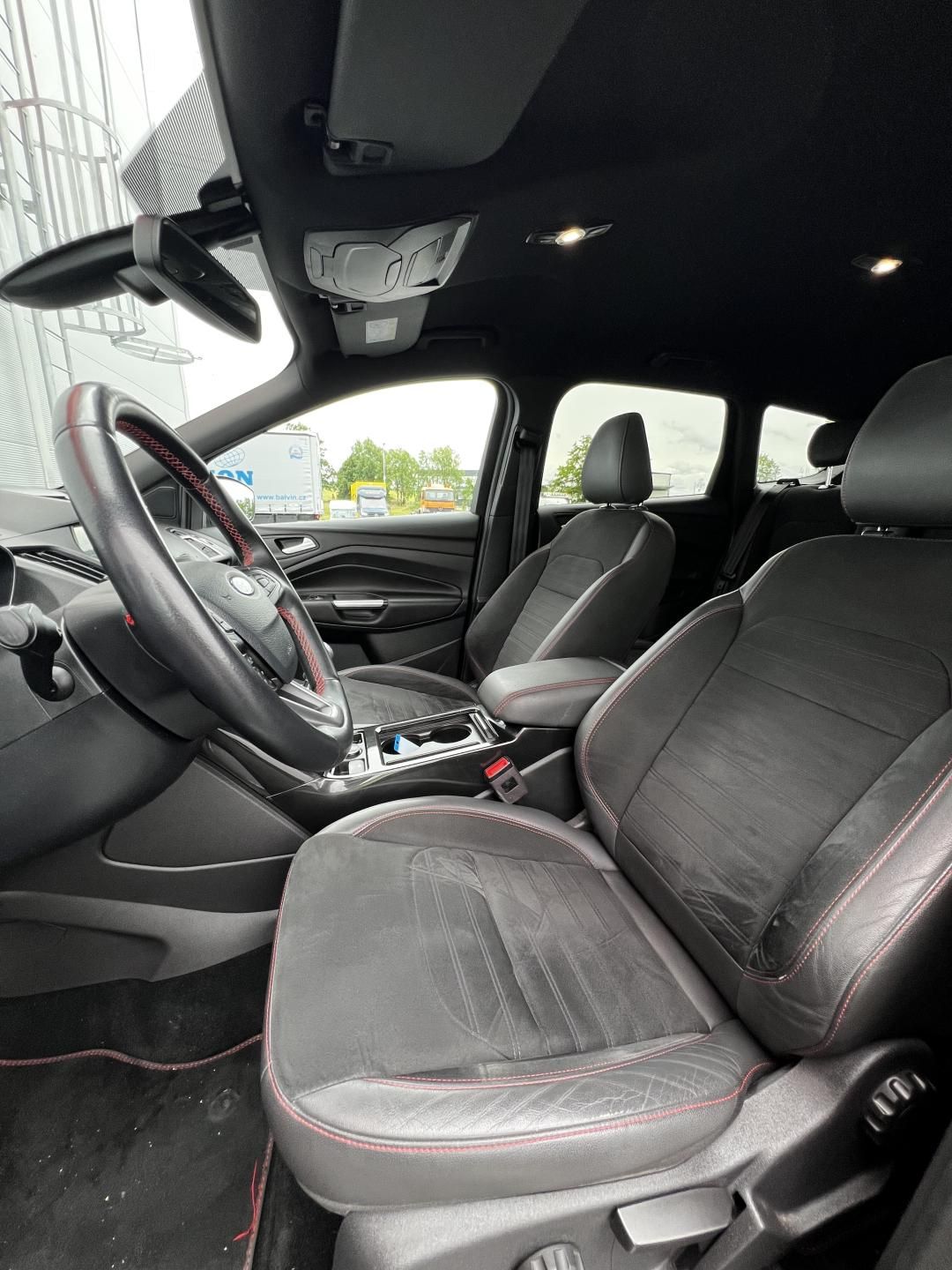 Ford Kuga, 1.5 EcoBoost ST Line TZ - fotka 6