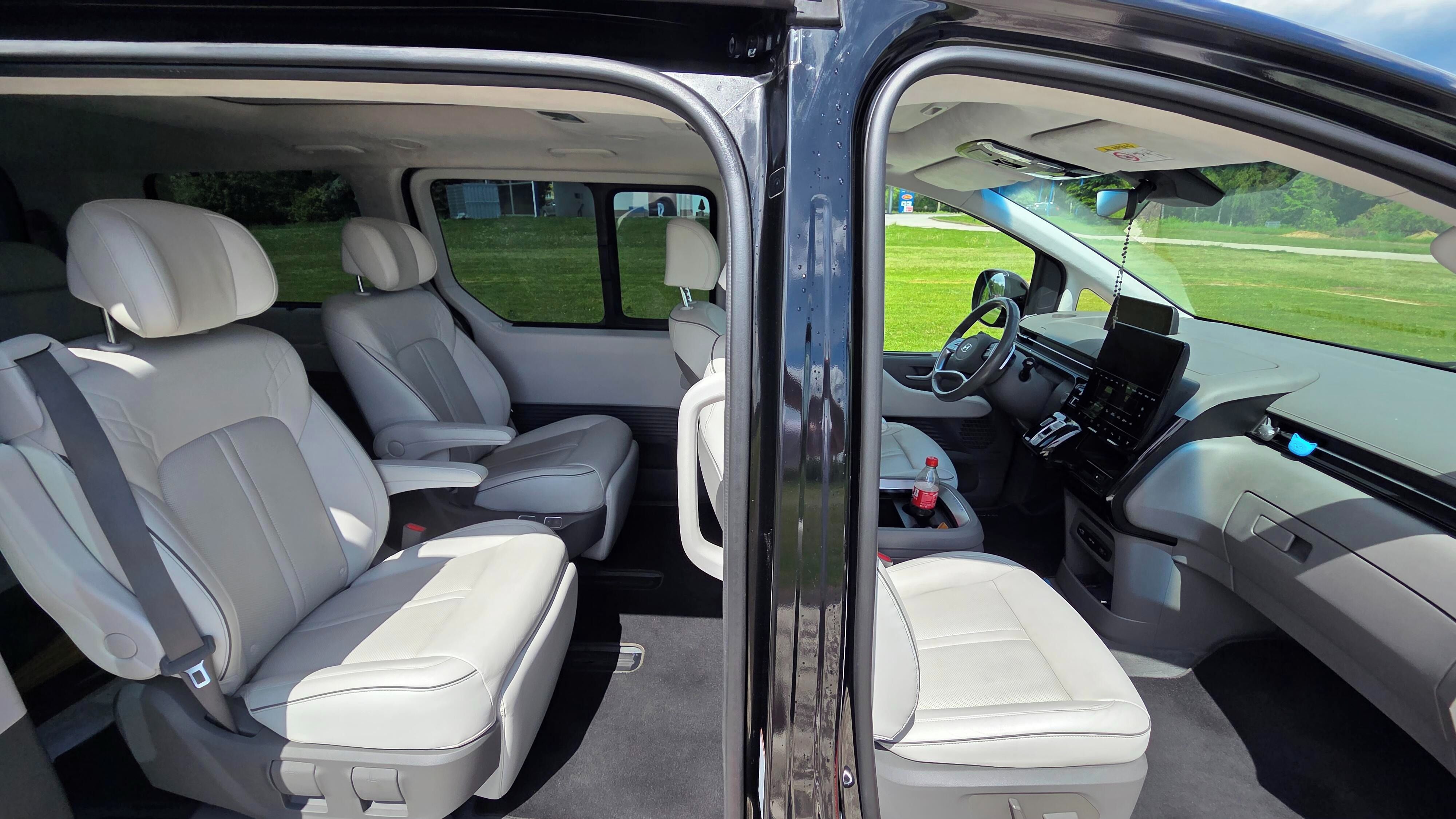 Hyundai Staria, Luxury 4x4 - fotka 6