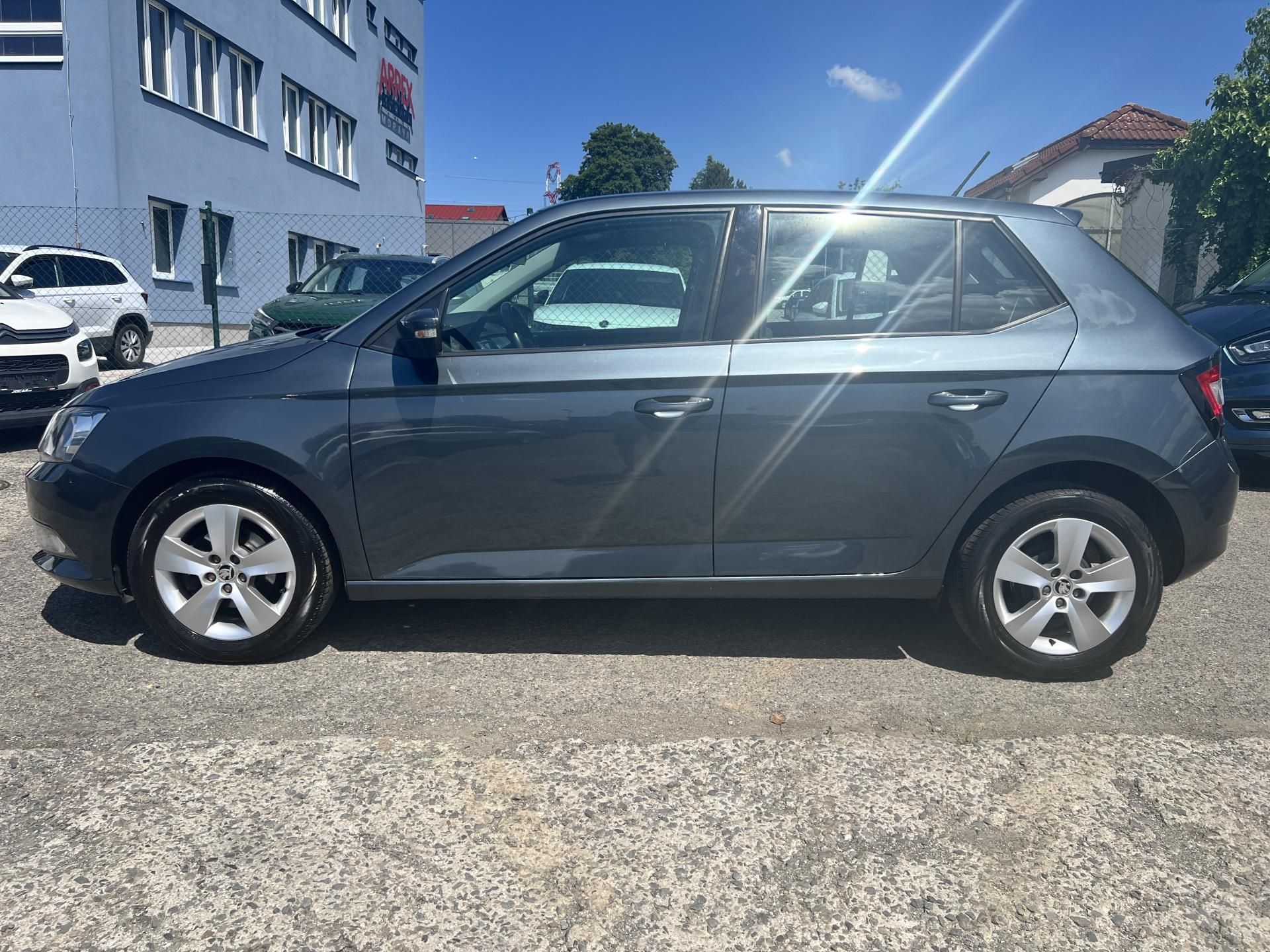 Škoda Fabia, 1.0TSi 70kw TEMPOMAT TAŽNÉ ALU - fotka 4