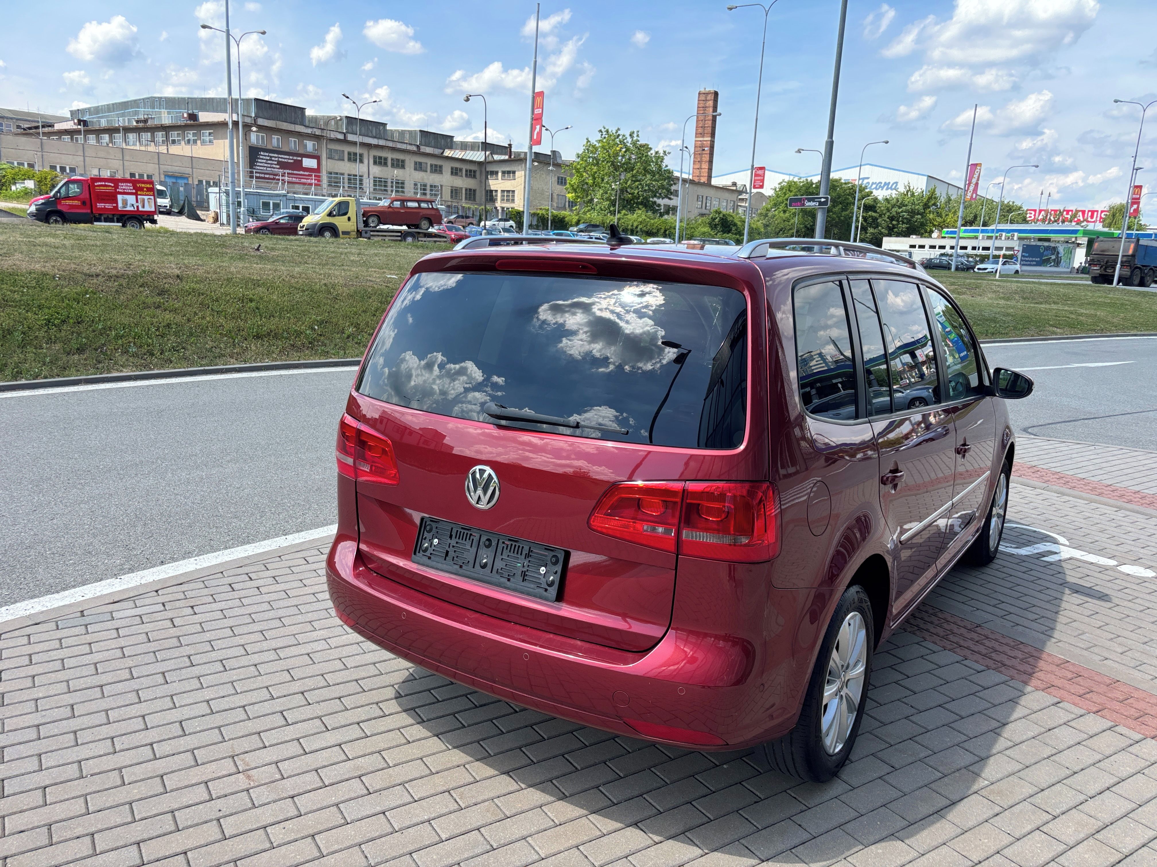 Volkswagen Touran, 2.0 TDi 125kW 7Míst Webasto - fotka 6