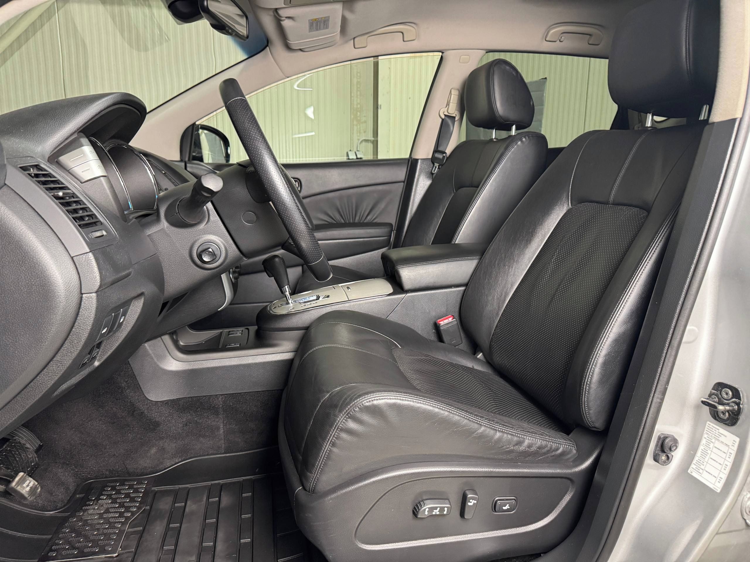 Nissan Murano, 3.5L 188kw 4x4, ČR, Výbava - fotka 6