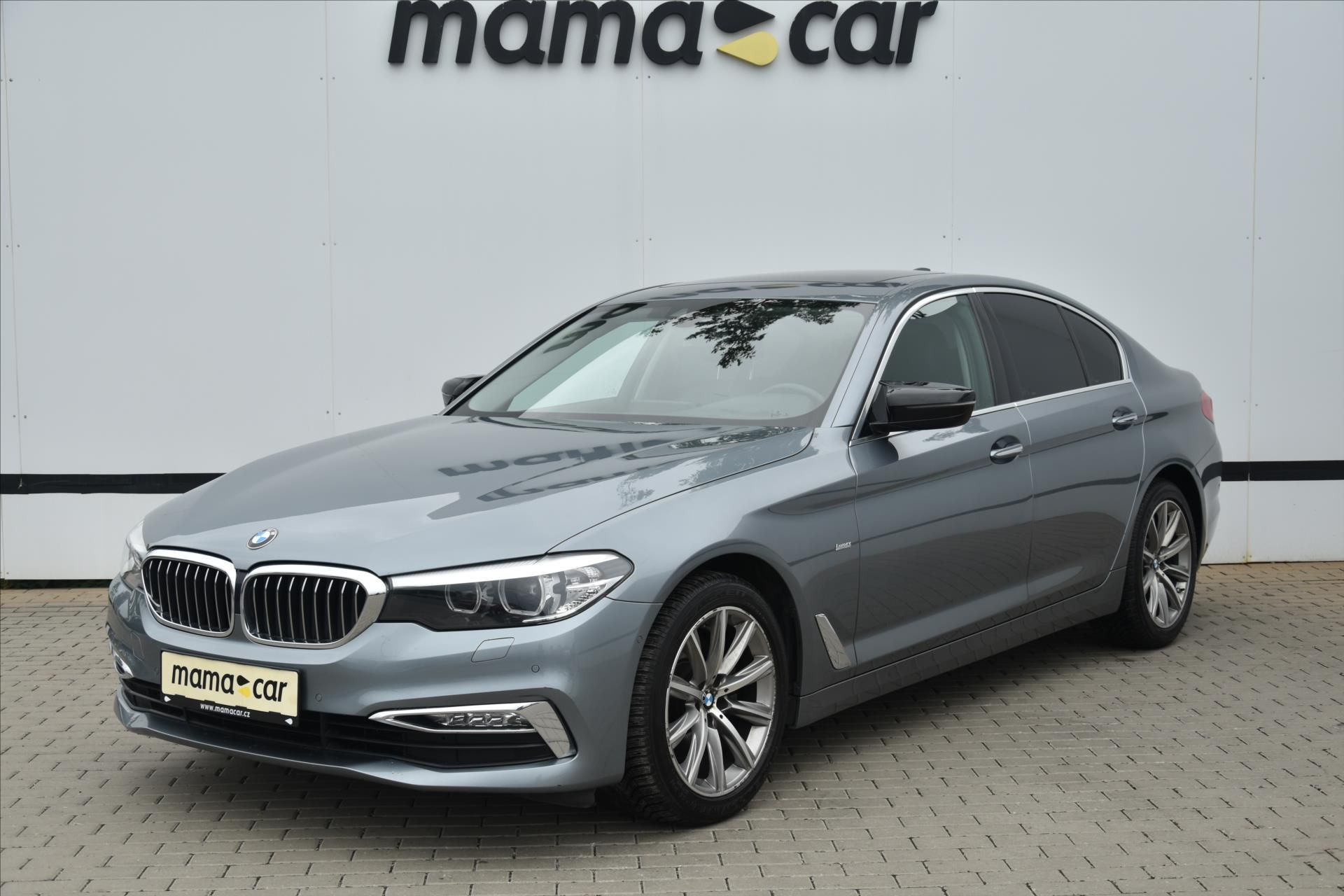 BMW Řada 5, 520d xDrive LUXURY NAVI ČR - fotka 3