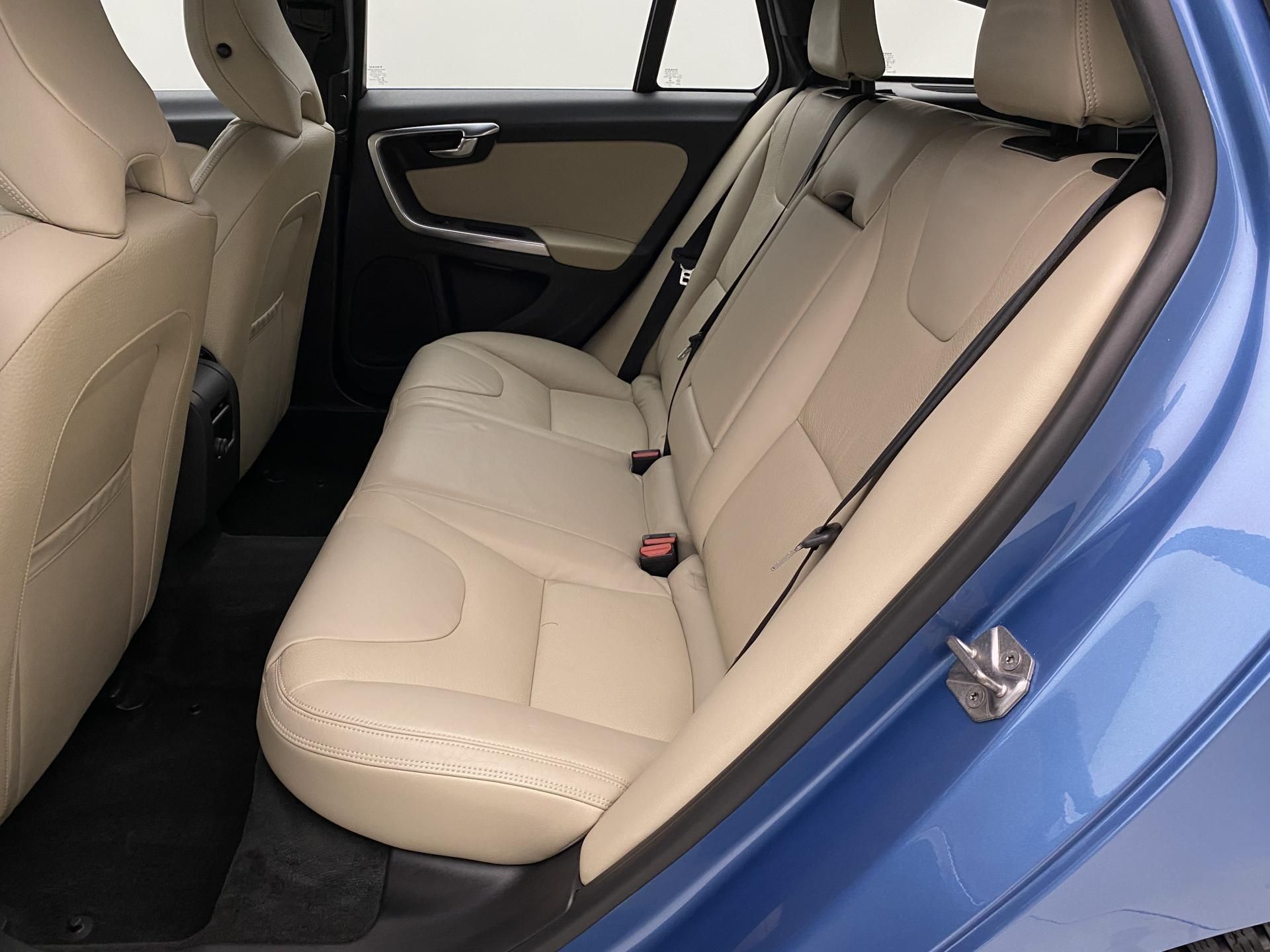 Volvo V60, D2 SUMMUM AUT - fotka 5