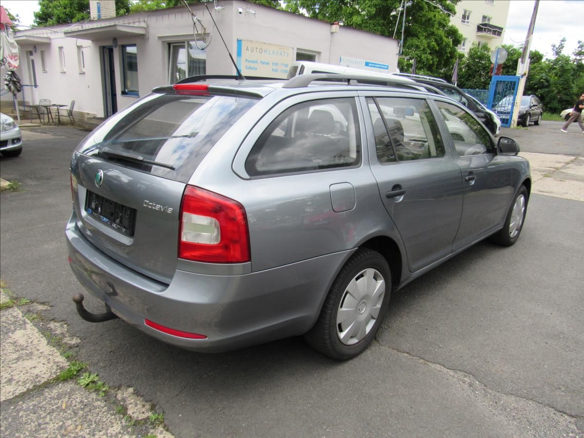 Škoda Octavia, 1,6 TDi 77kW Combi - fotka 6