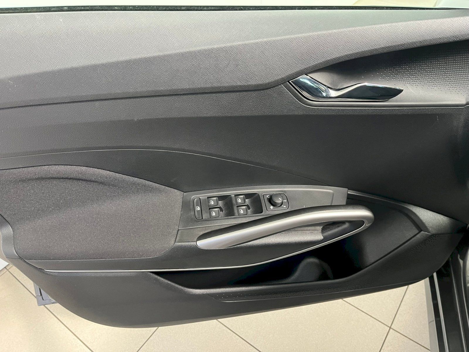 Škoda Fabia, 1,0 TSI 85 kW A7F Top Selectio - fotka 6