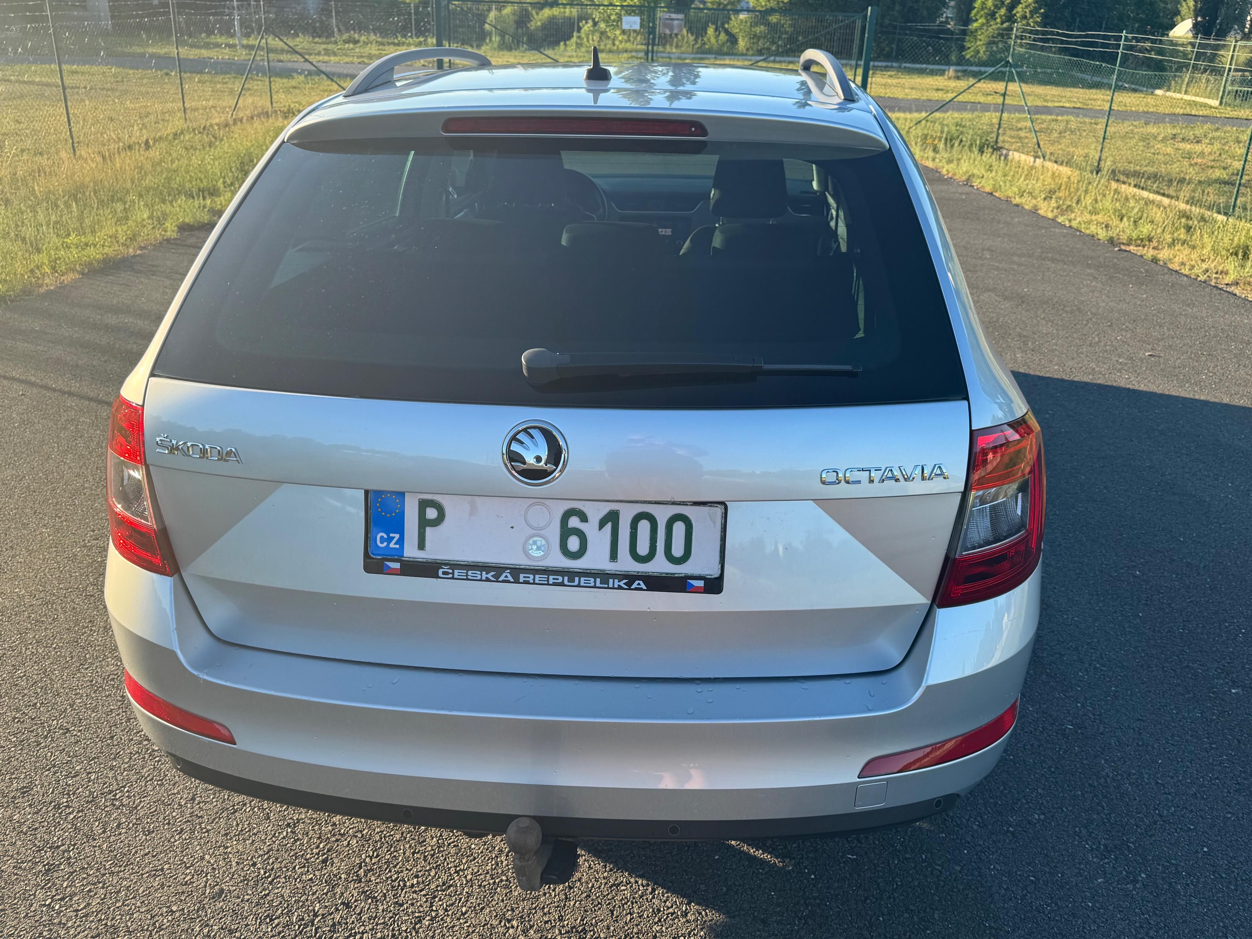 Škoda Octavia, kombi 2.0tdi dsg - fotka 6