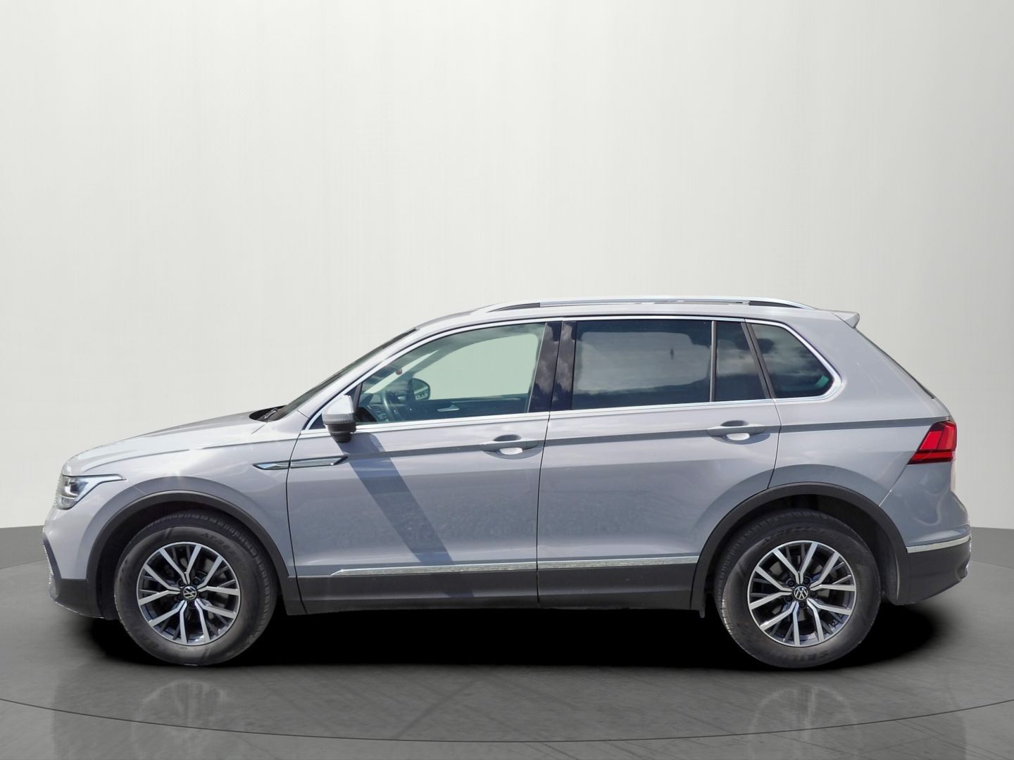 Volkswagen Tiguan, 1.5TSI 110kW 6°M/T Life Virtua - fotka 2