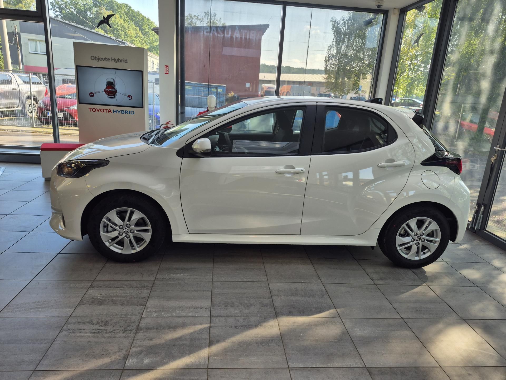 Toyota Yaris, 1.5 Hybrid, 116k, Comfort - fotka 4