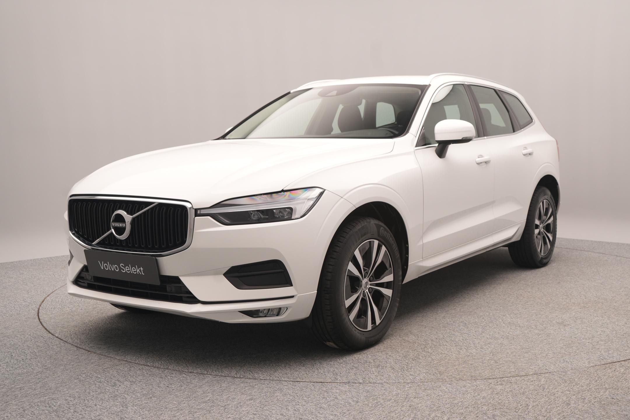 Volvo XC60, B4 AWD MOMENTUM AUT CZ