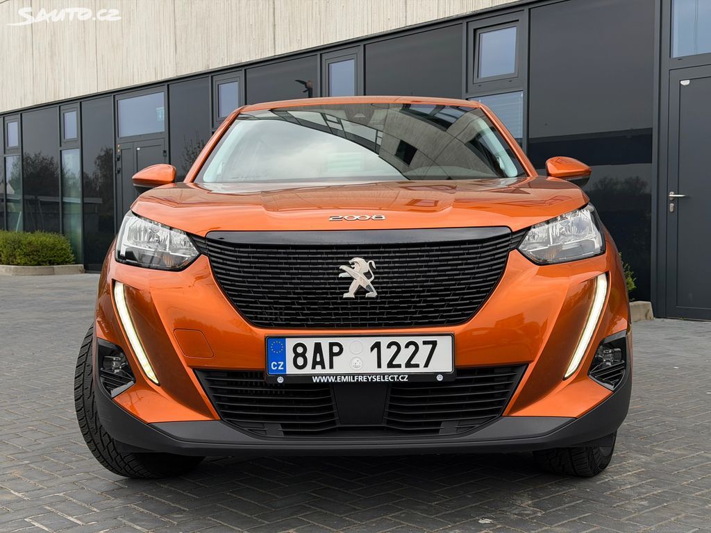 Peugeot 2008, 1.2 PureTech 74 kW / tažné - fotka 4