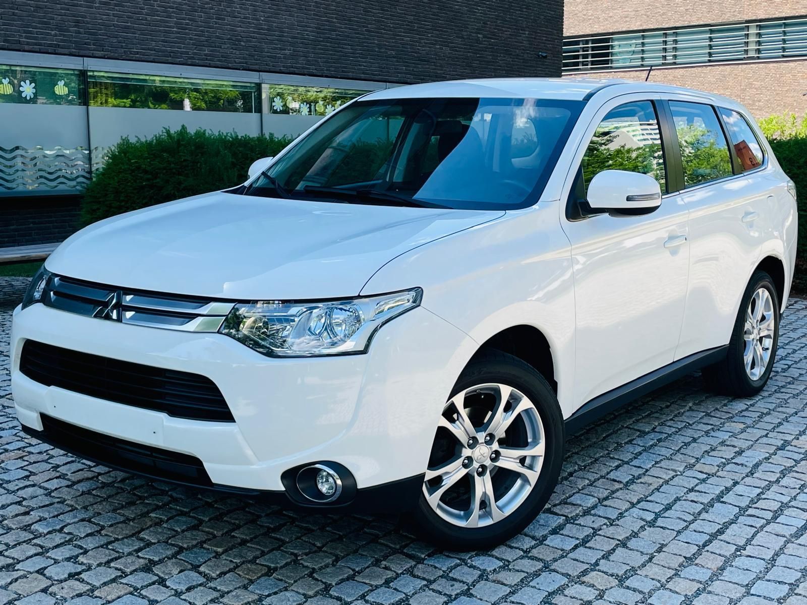 Mitsubishi Outlander, 2.0i MANUÁL 1.MAJ SERVISKA 2WD - fotka 3
