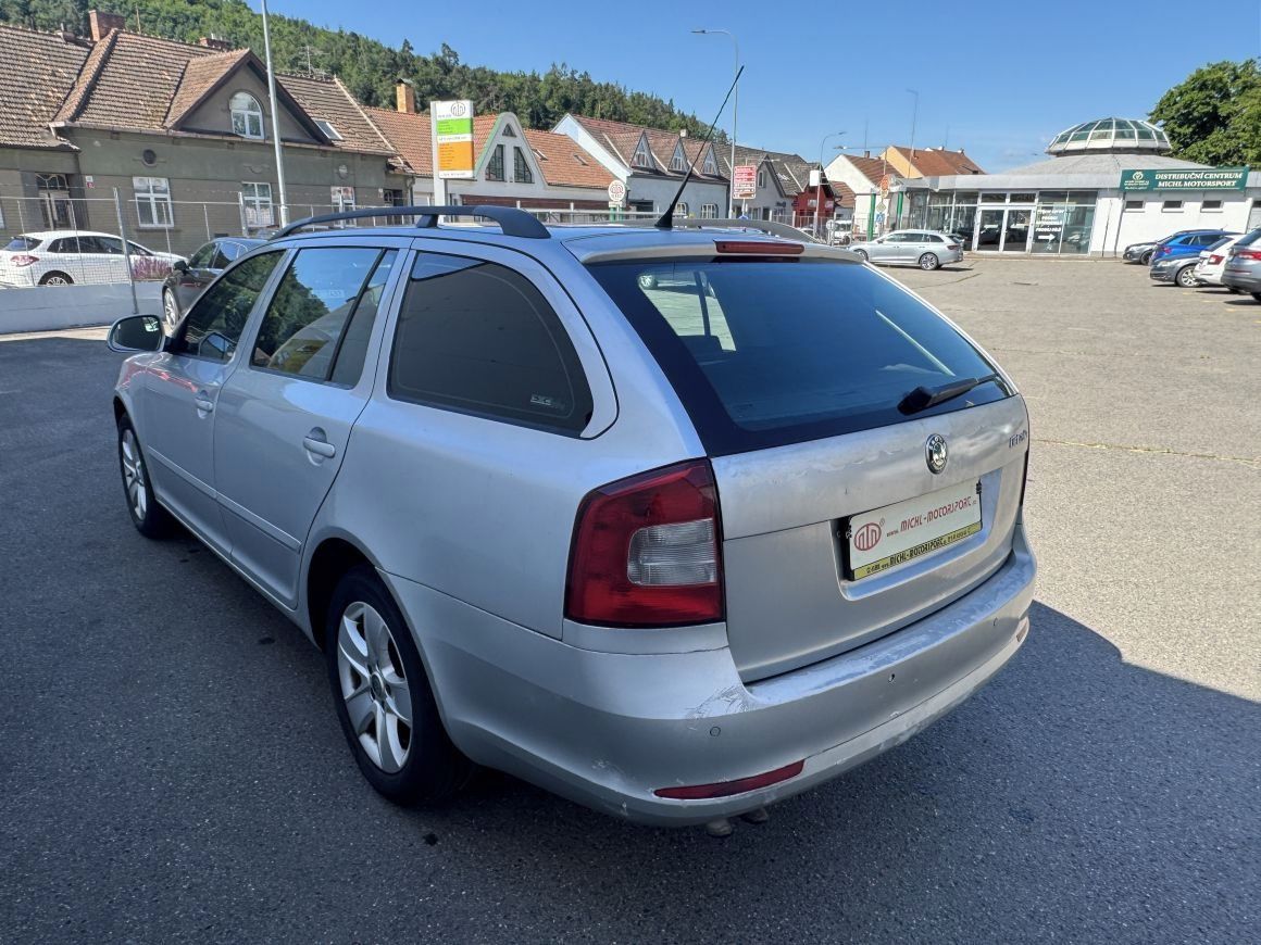 Škoda Octavia, Combi Elegance 1,9 TDI - fotka 6