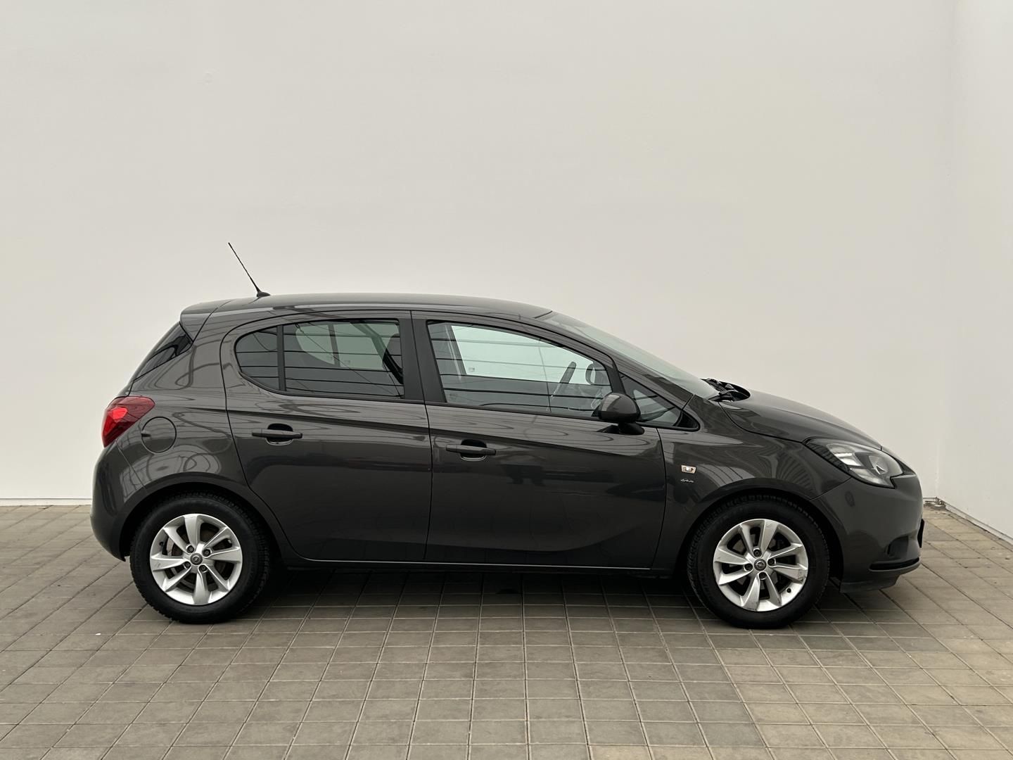 Opel Corsa, 1.4i 51kW Enjoy - fotka 6