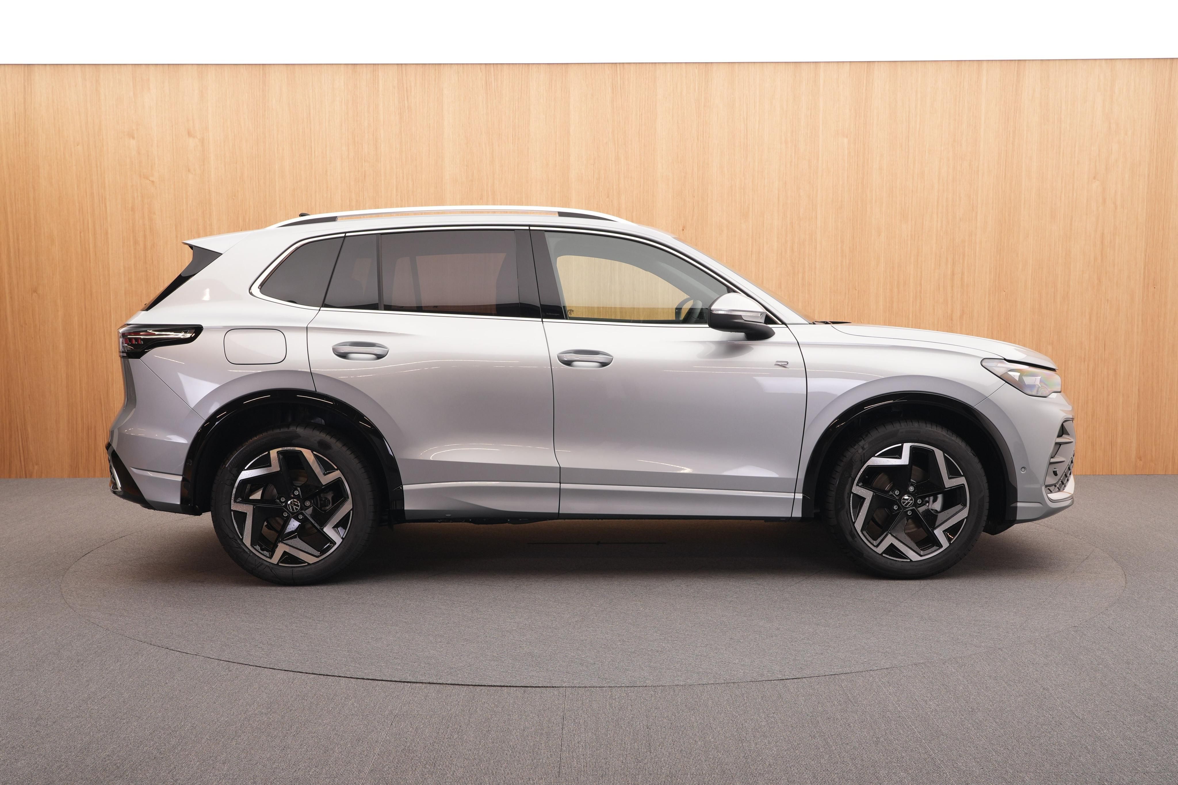 Volkswagen Tiguan, R-Line 1.5 eTSI DSG - fotka 5