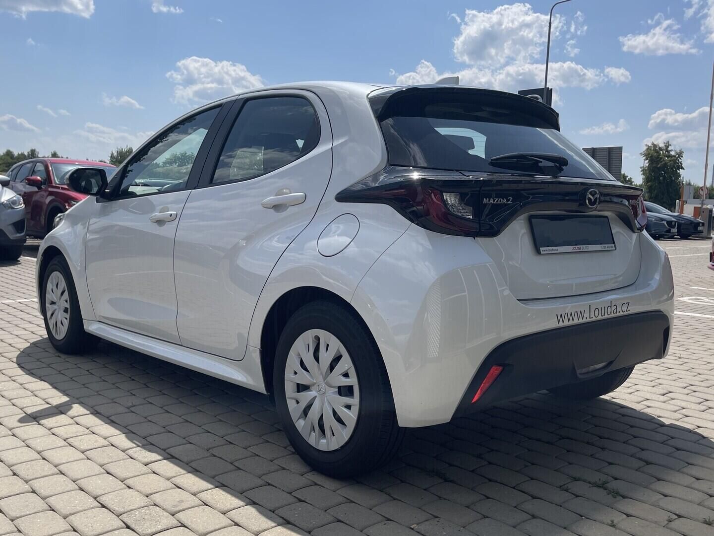 Mazda 2, Hybrid Center-line  AT 1.5 85 - fotka 4