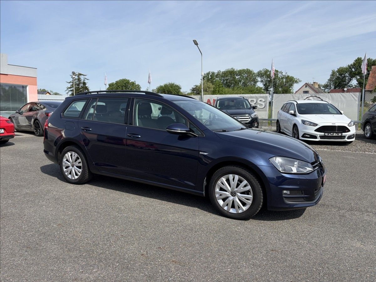 Volkswagen Golf, 1,2 TSi 81KW Variant  6rychl. - fotka 2