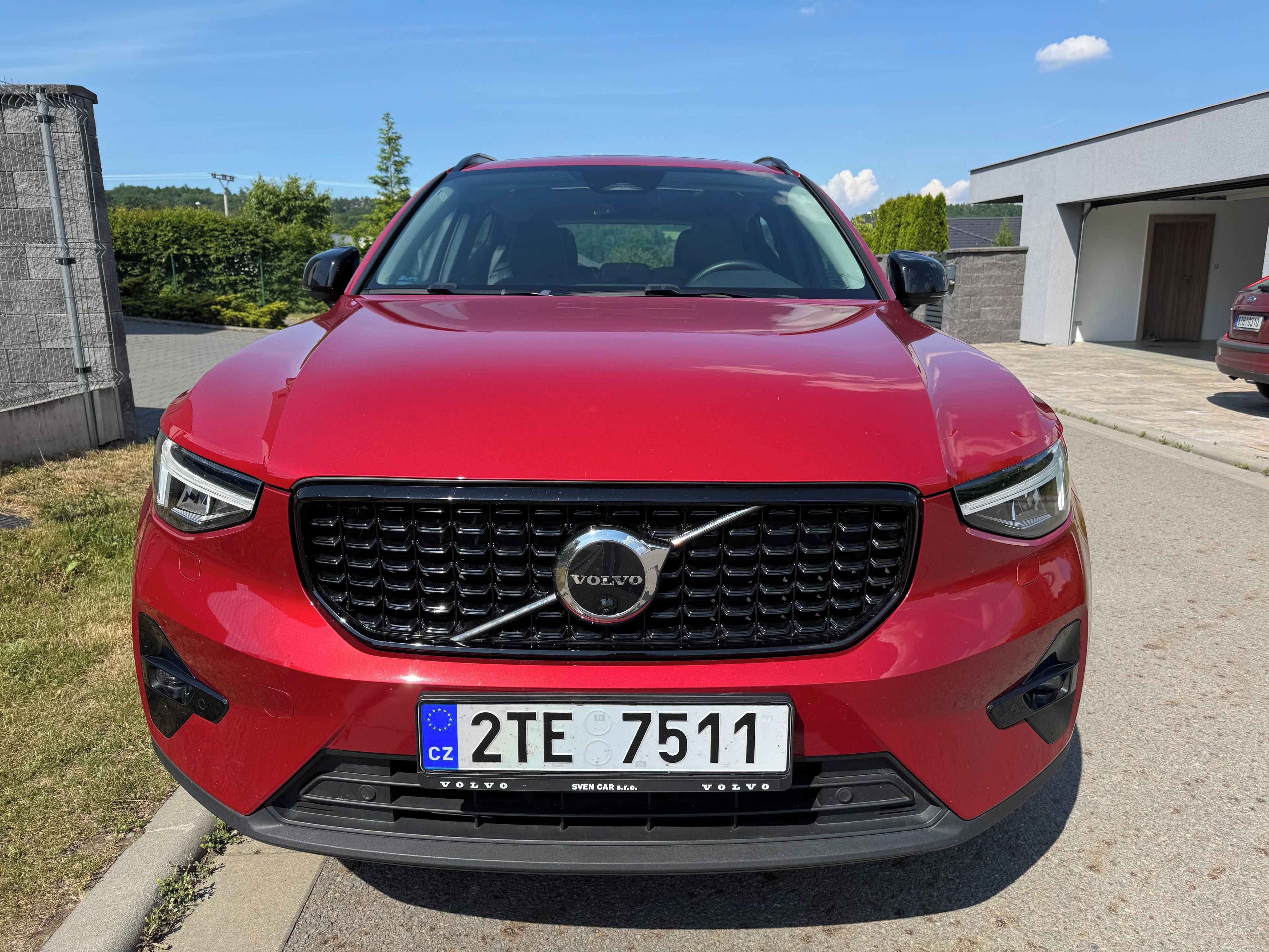 Volvo XC40, B4 Ultra - fotka 2