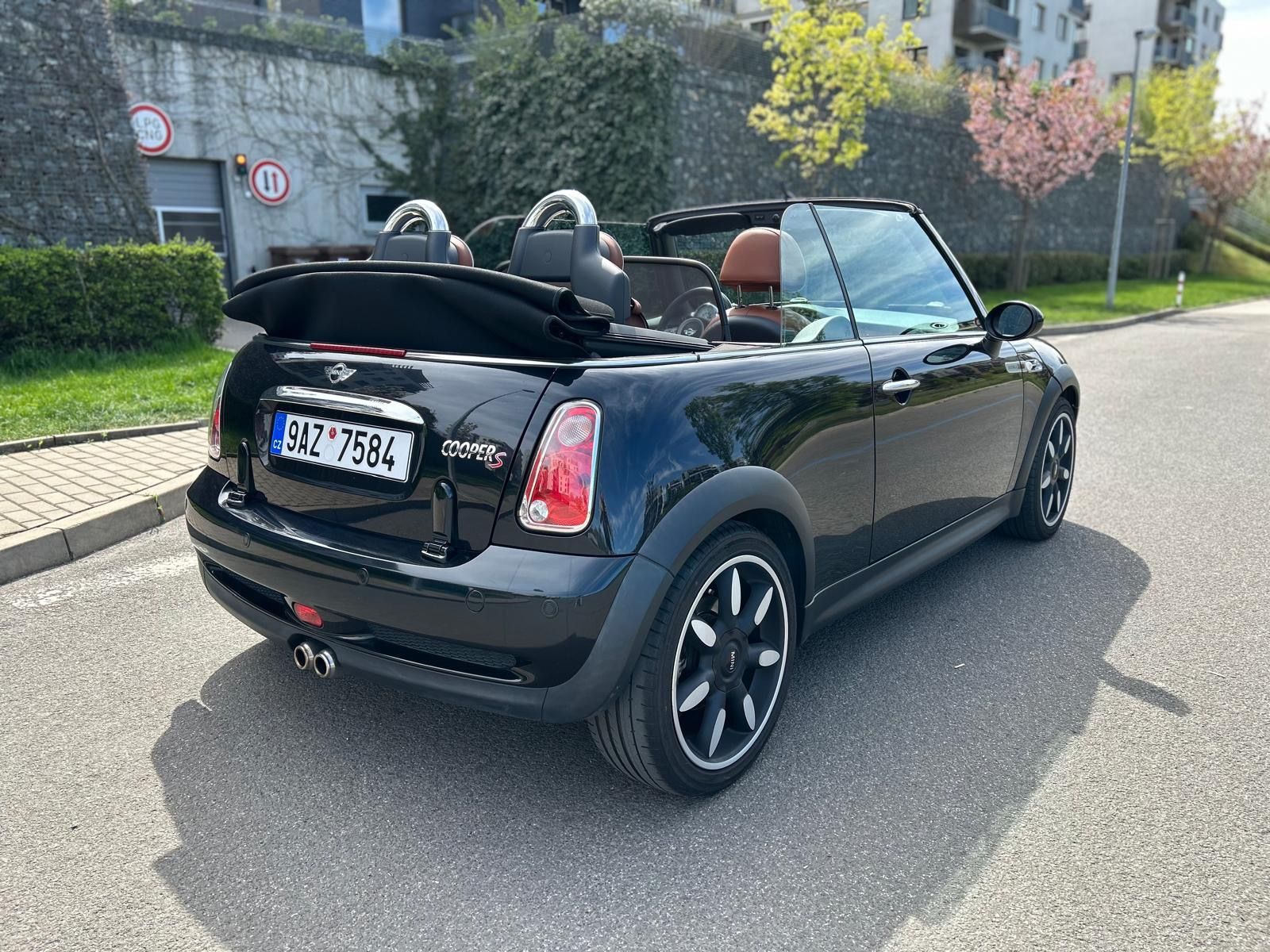 Mini Cooper S, S Cabrio Sidewalk, perfektní - fotka 4