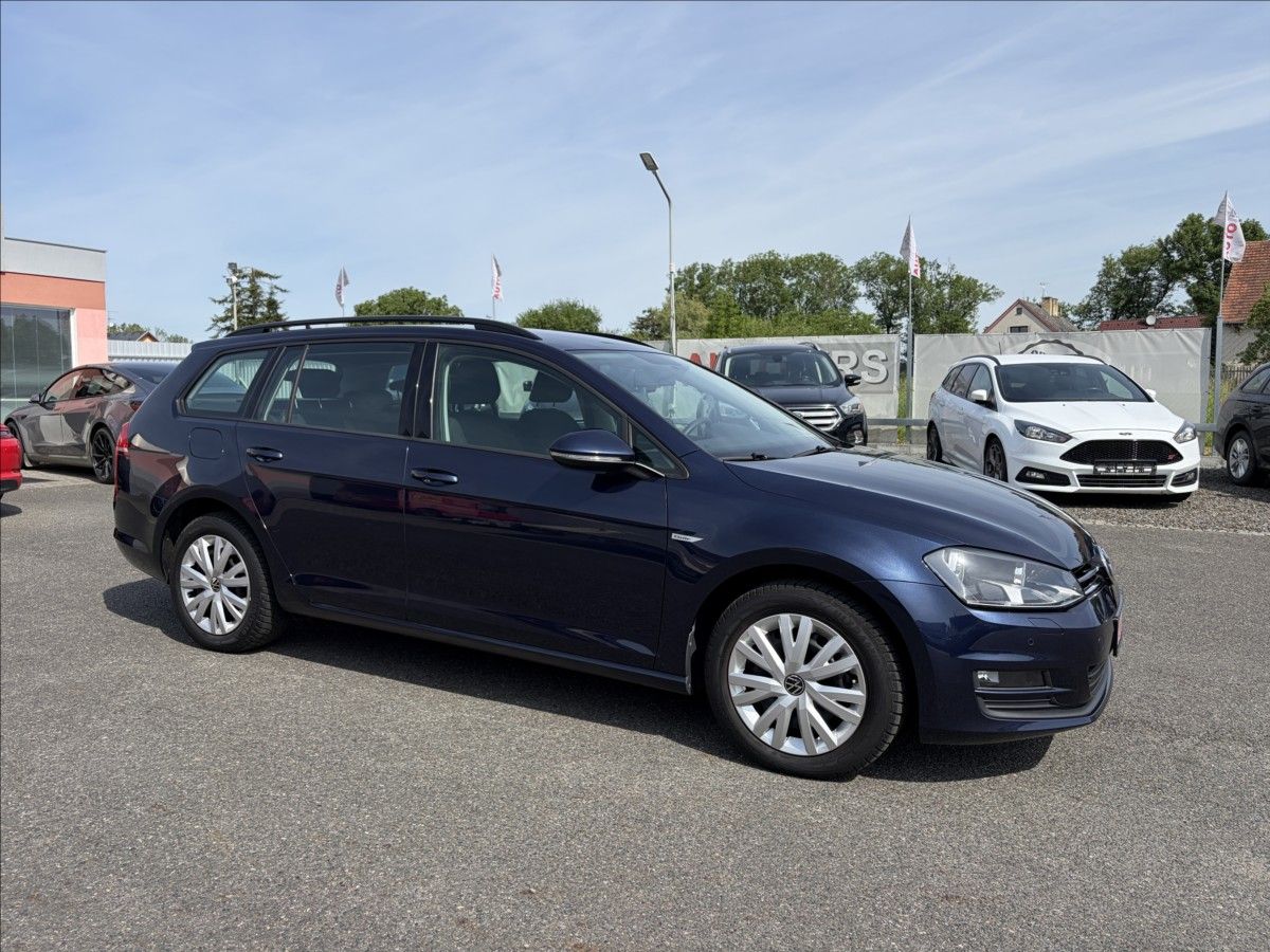 Volkswagen Golf, 1,2 TSi 81KW Variant  6rychl. - fotka 3