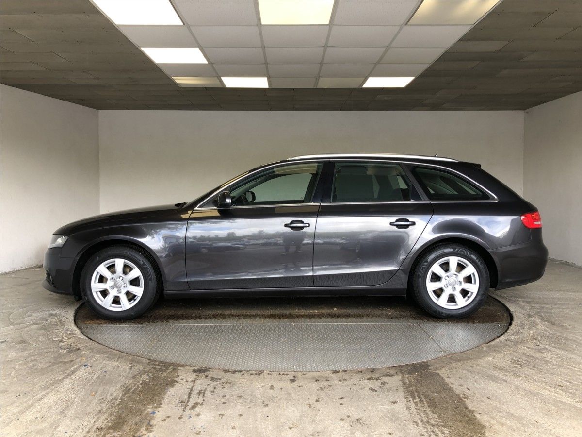 Audi A4 Avant, 2,0 TDI - fotka 4