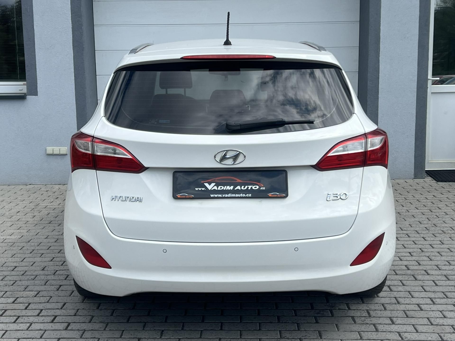 Hyundai i30, 1.6CRDi 81kW STYLE ČR NOVÉ - fotka 6
