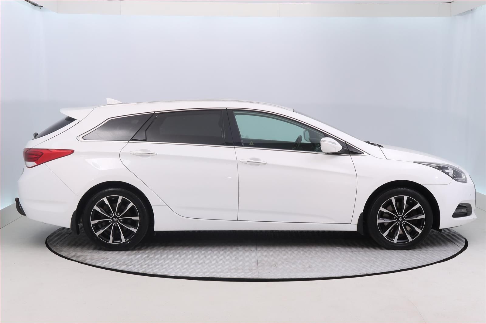 Hyundai i40, 1.6 CRDi, Serv.kniha, Navi - fotka 6