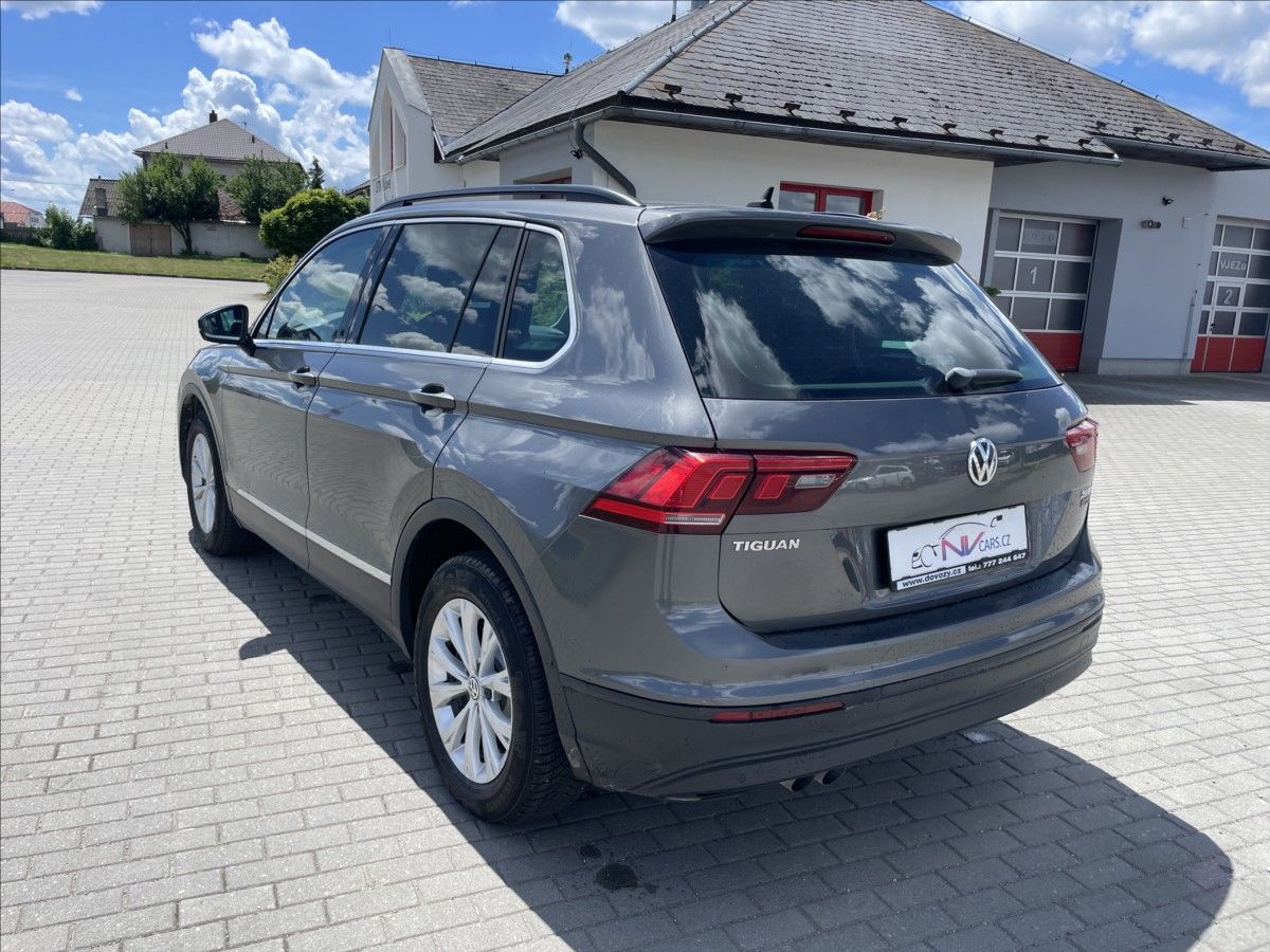 Volkswagen Tiguan, 2,0 TDi 110kw DSG 4-matic bez - fotka 3
