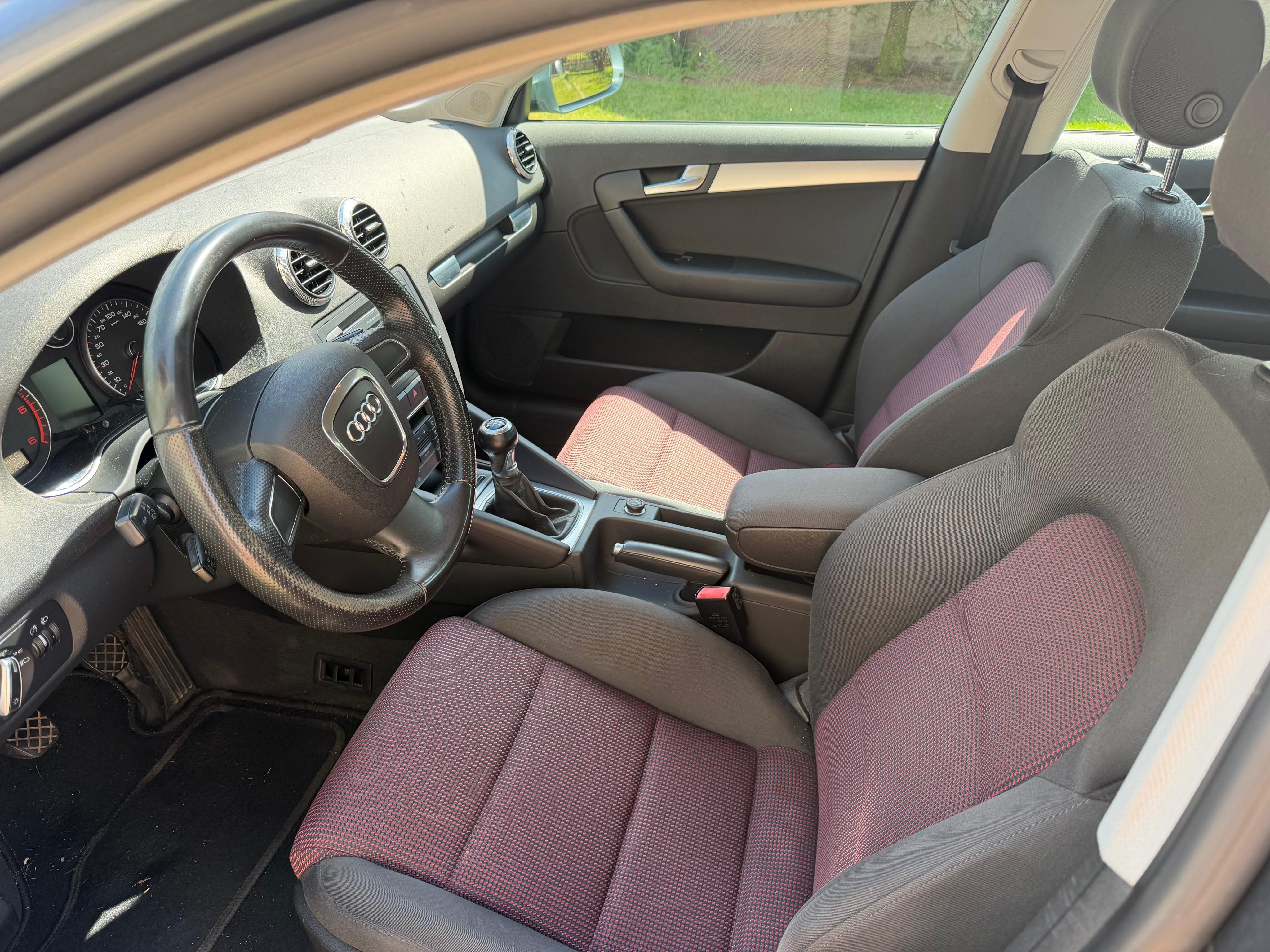 Audi A3, 2.0 TDI 103kw S-line - fotka 5