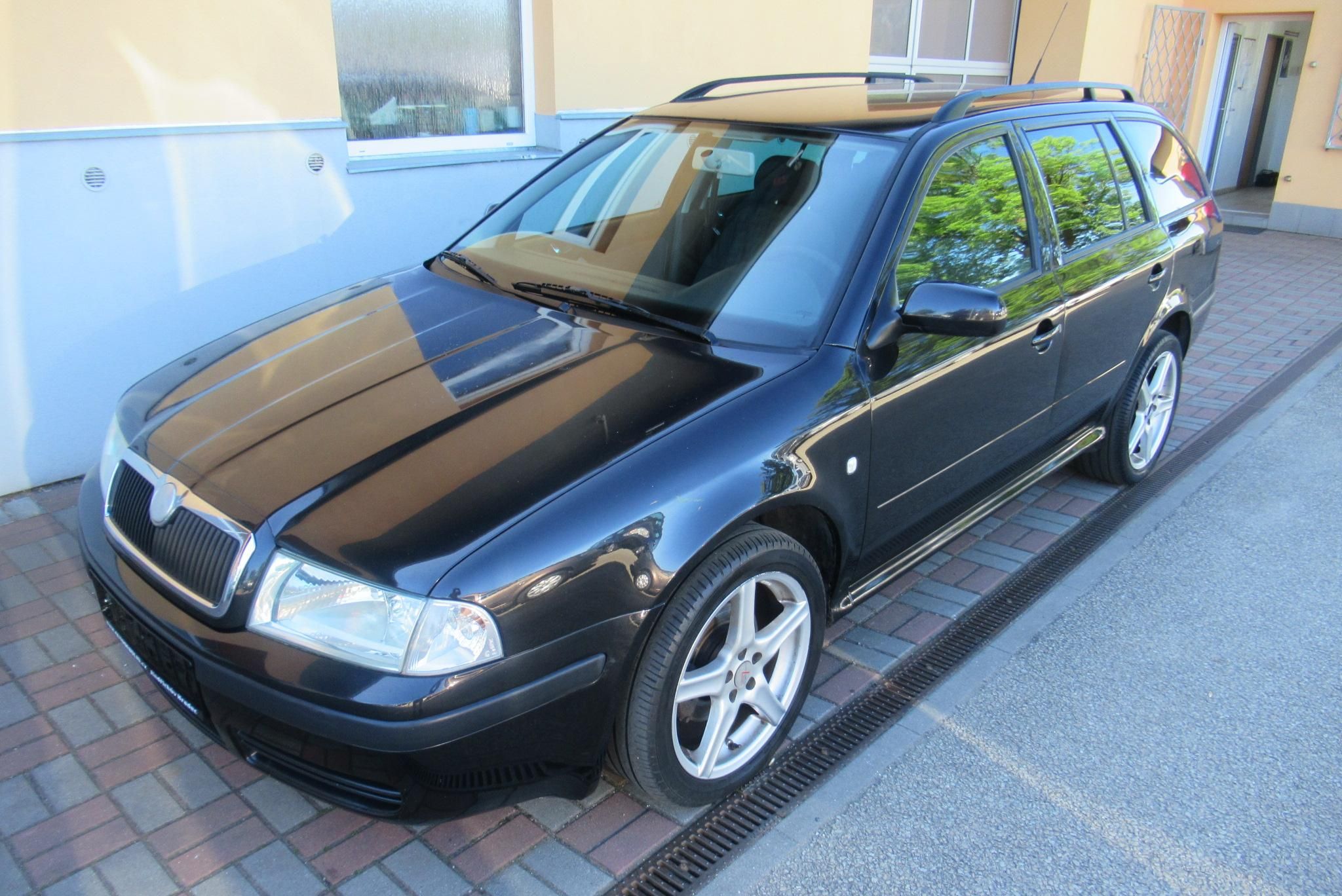 Škoda Octavia, 1.9 TDi TOUR AUT. KLIMA TAŽNÉ - fotka 5