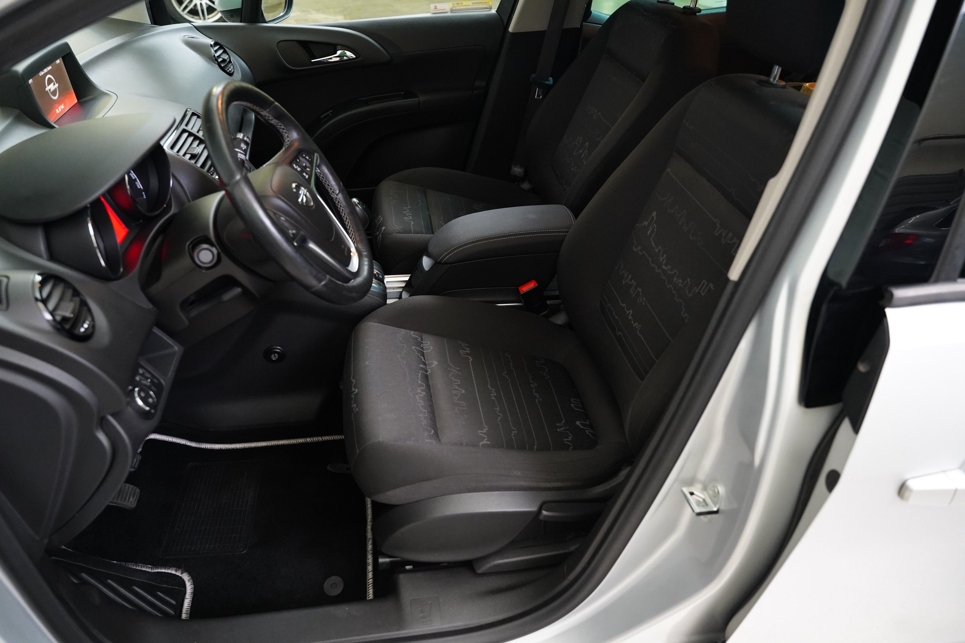 Opel Meriva, 1.4 i 88 kW - fotka 6