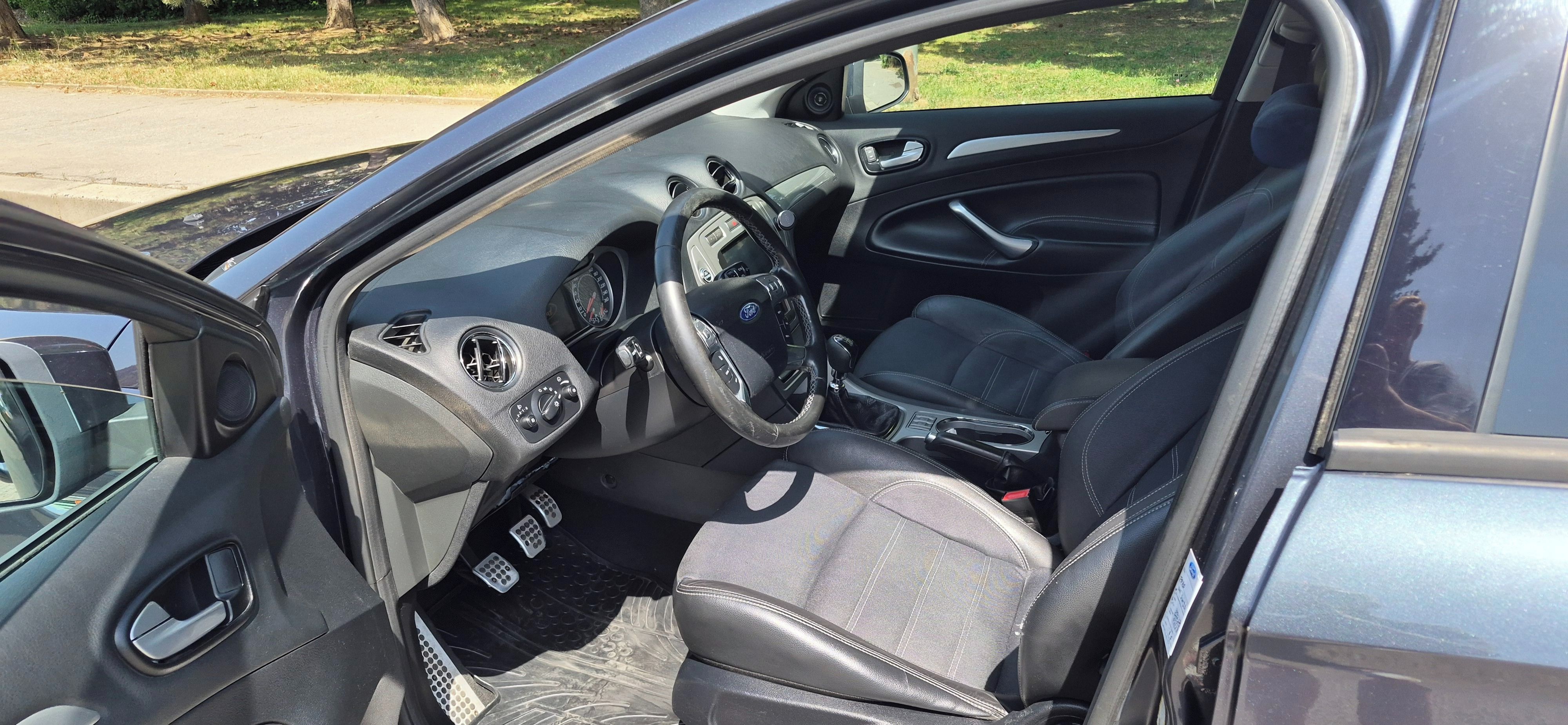 Ford Mondeo - fotka 2