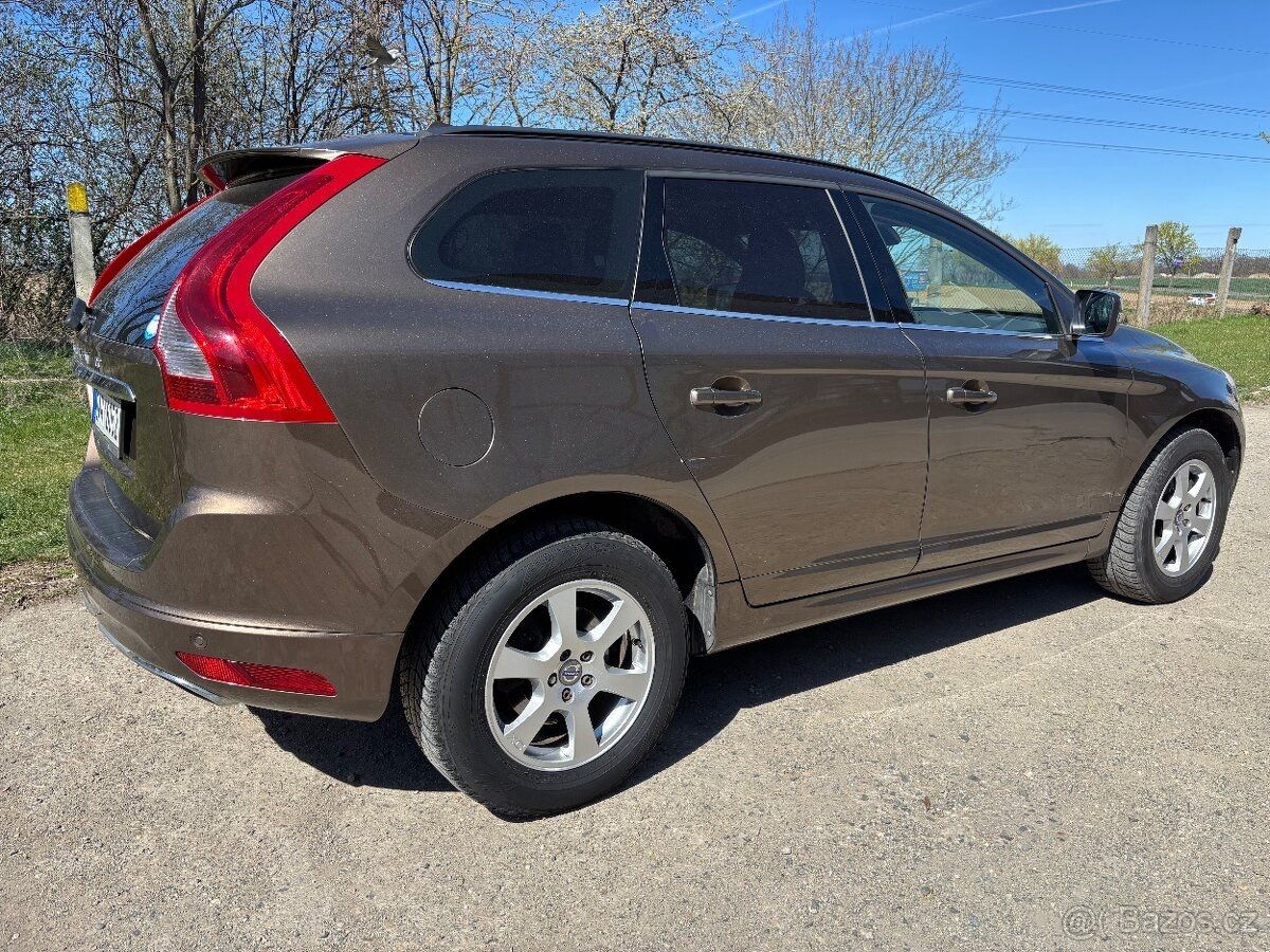 Volvo XC60, Volvo XC60 Automat 4x4 2,4D - fotka 3