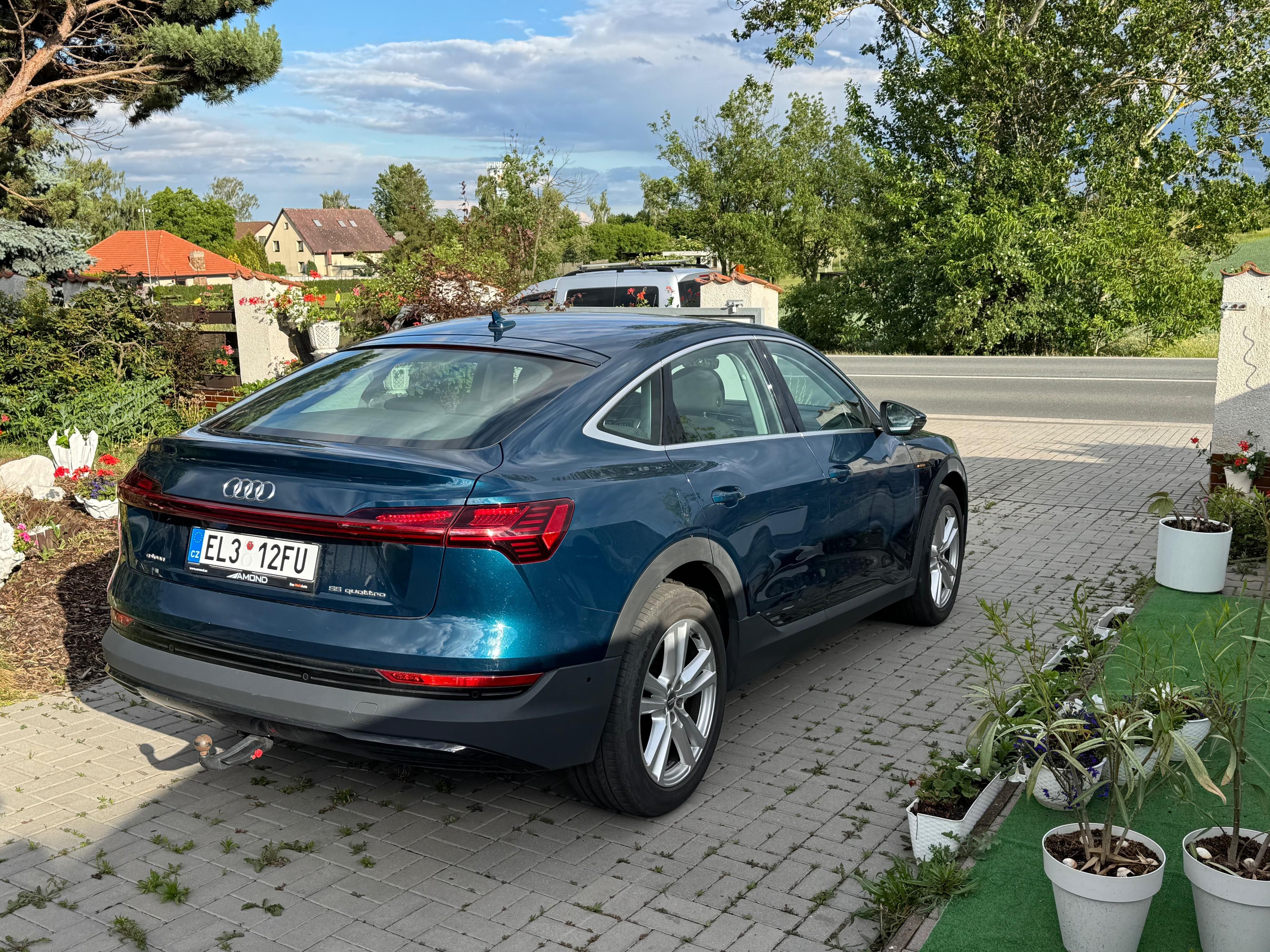 Audi e-tron, 55 Sportback quattro, tažné! - fotka 3