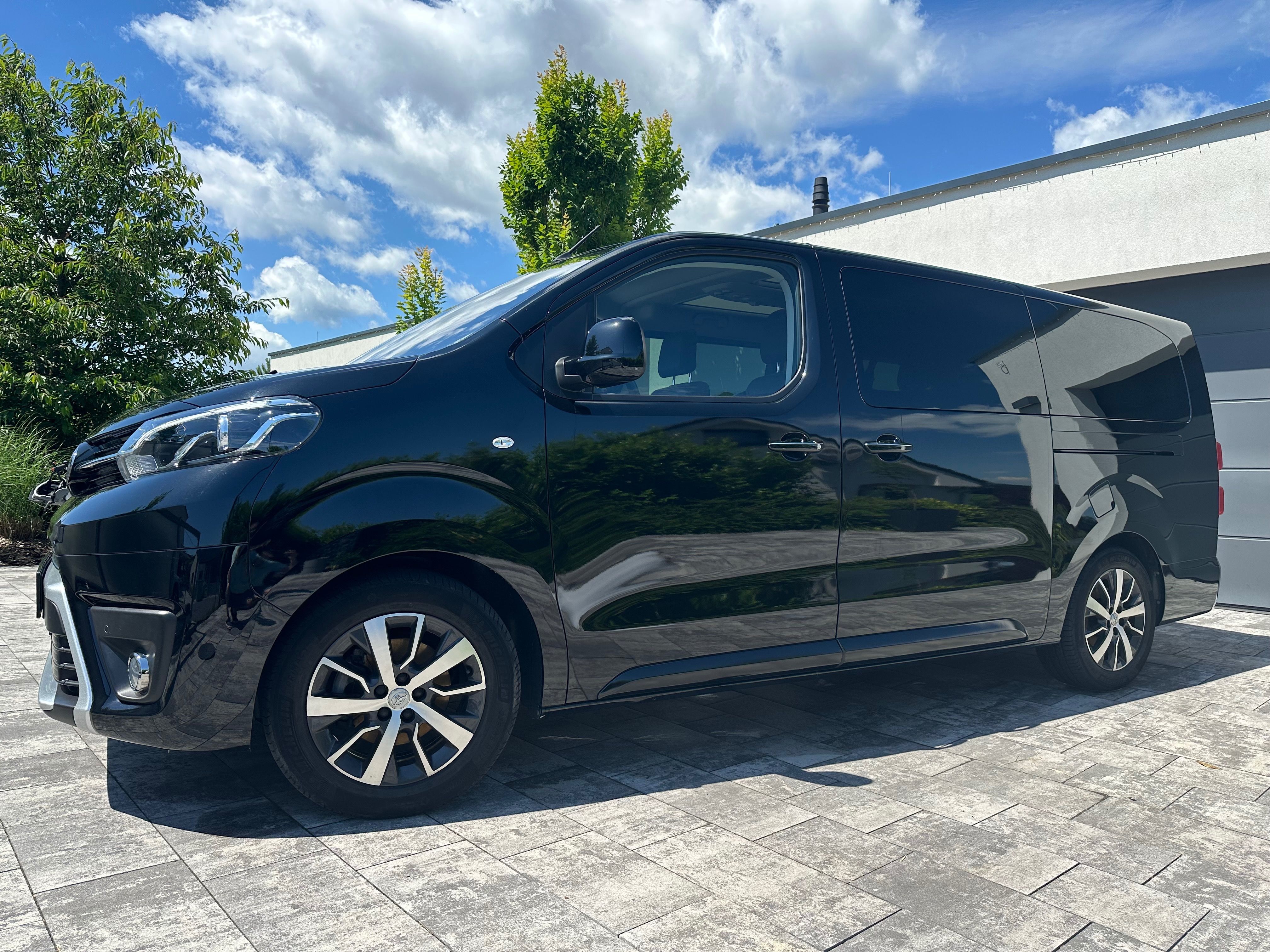 Toyota Proace Verso, VIP, 29k km,záruka, tažné, pan - fotka 2