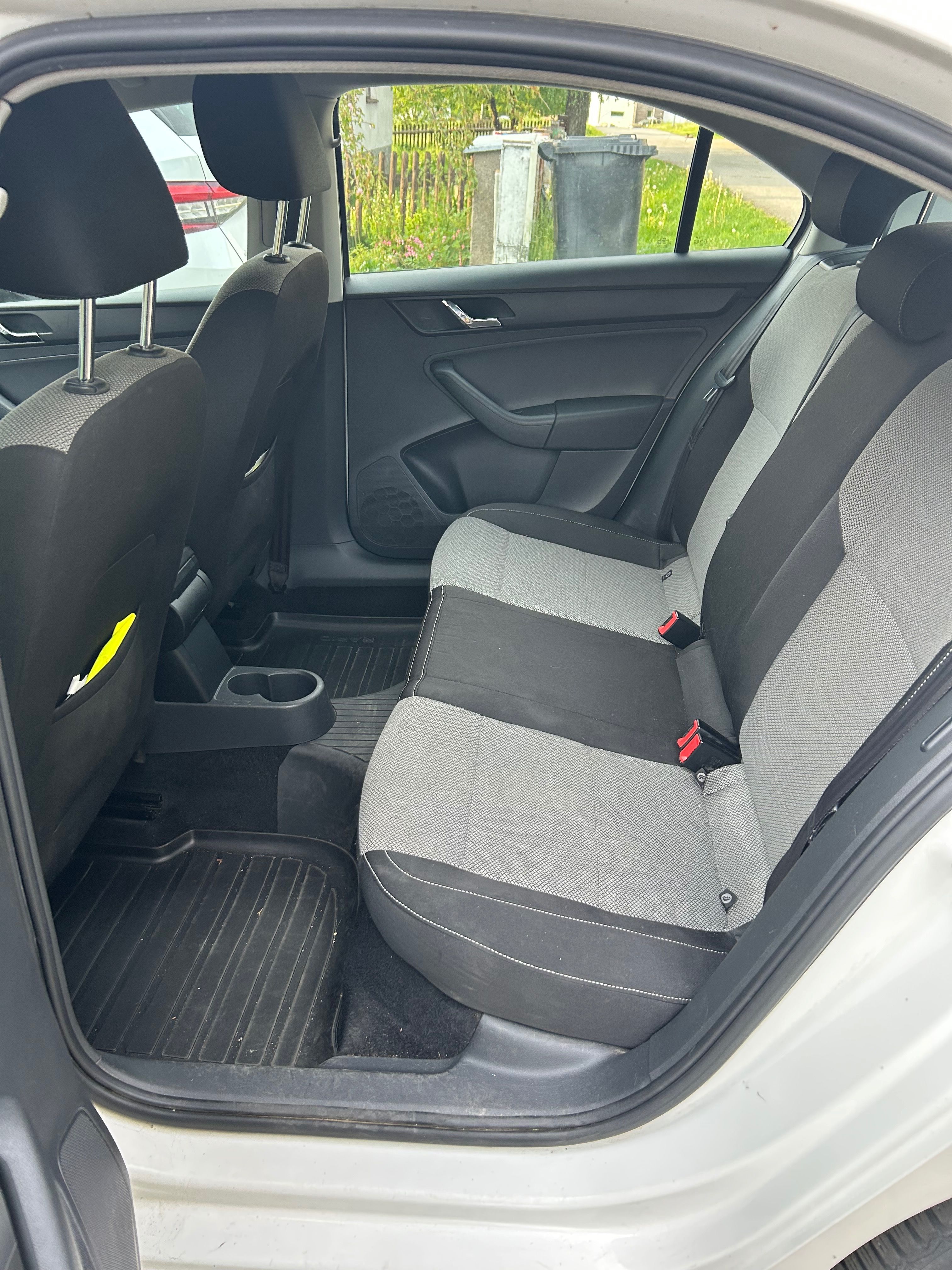 Škoda Rapid, 1.8 TDI 77kW liftback - fotka 5