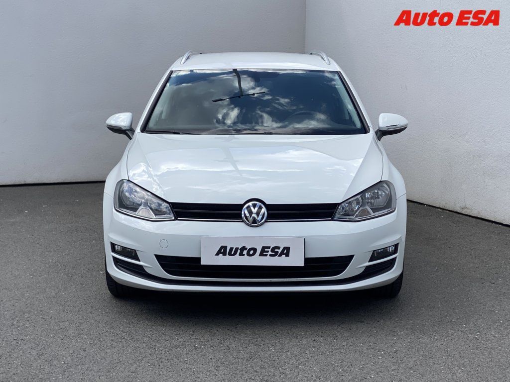 Volkswagen Golf, 1.4 i,1.maj,ČR - fotka 2