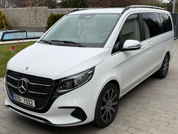 300d 4matic XL, 8 míst, záruka