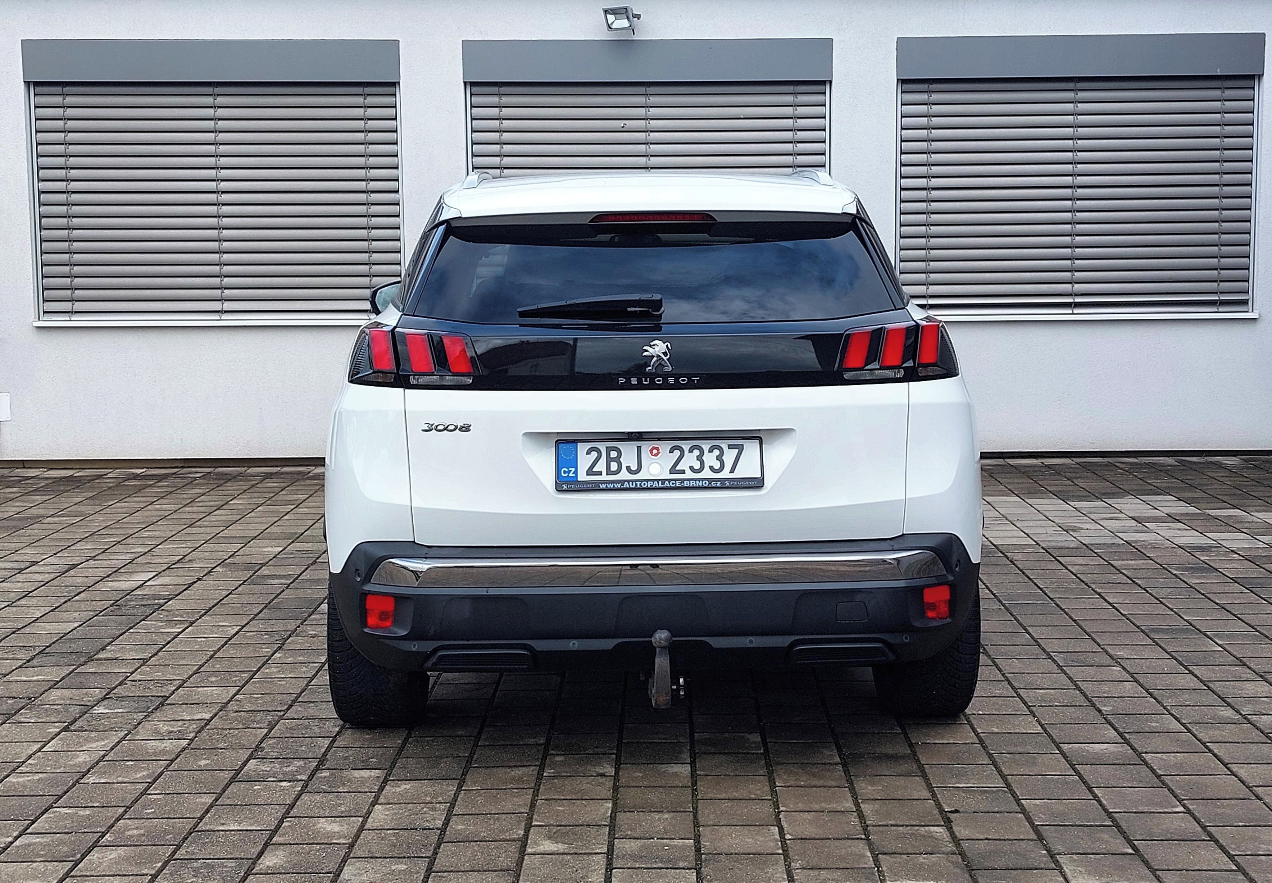 Peugeot 3008, 1.2 Allure PureTech 130, tažné - fotka 6