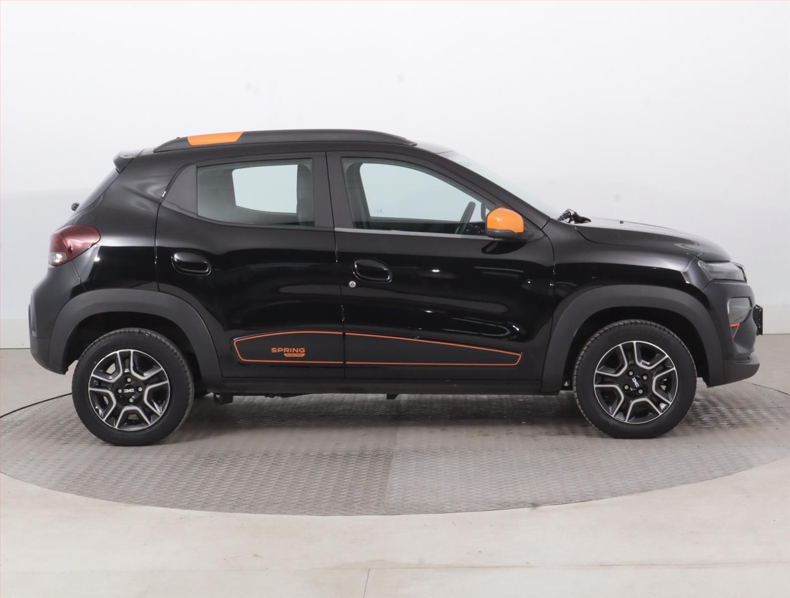 Dacia Spring, Electric 45 (27 kWh), Automat - fotka 6