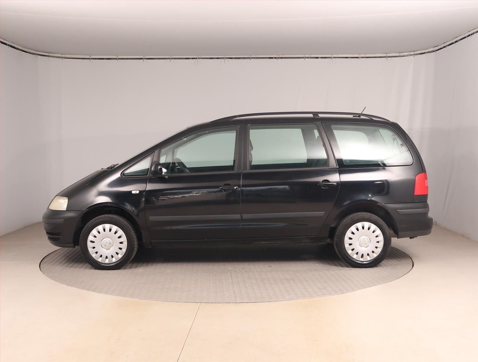 Volkswagen Sharan, 1.9 TDI, Tažné, Klima - fotka 3