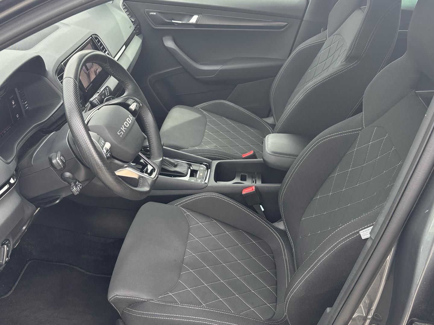 Škoda Karoq, 2.0 TDI / 110 kW SportLine DSG - fotka 6