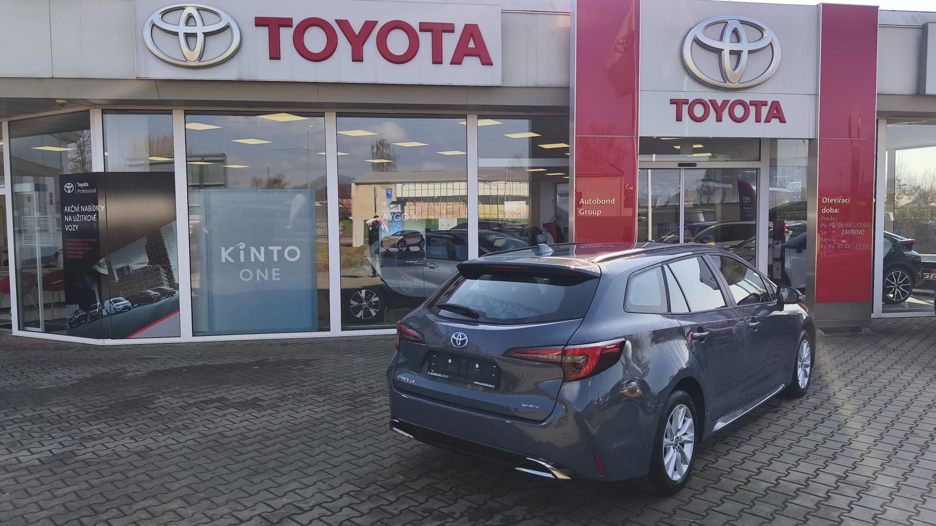 Toyota Corolla, 1.8 HEV COMFORT TECH - fotka 4